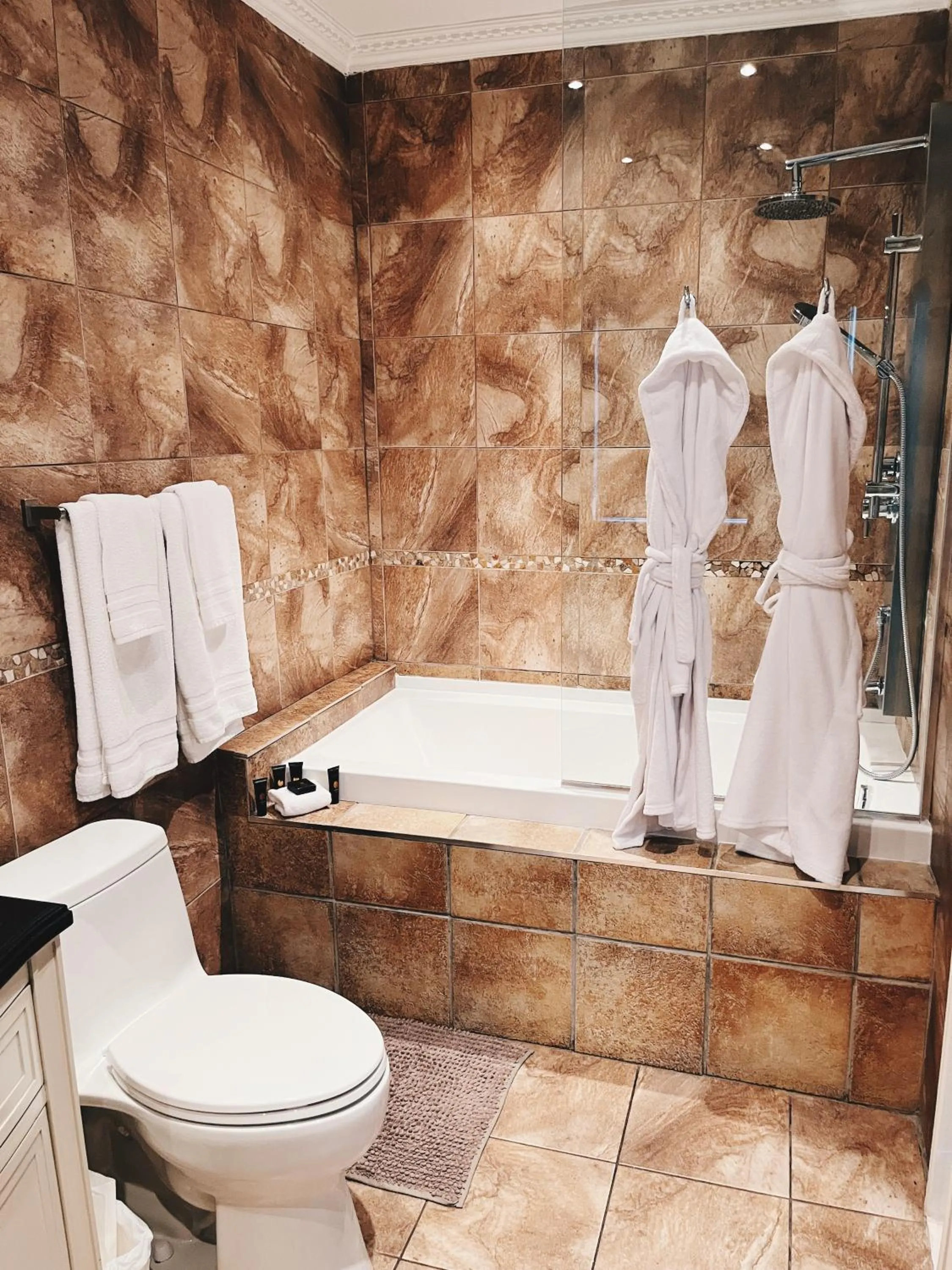 Bathroom in Hotel Kutuma