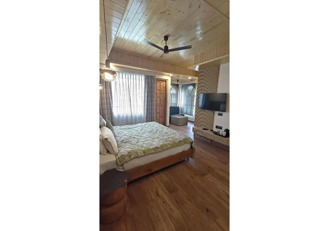 Bedroom, Bed in Hotel Alpine Musk