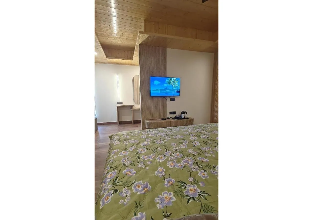 Bed in Hotel Alpine Musk