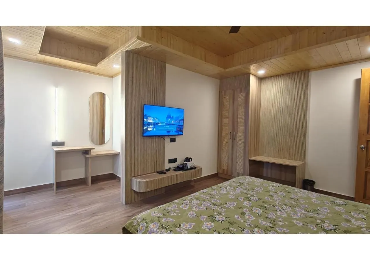 Bedroom, Bed in Hotel Alpine Musk