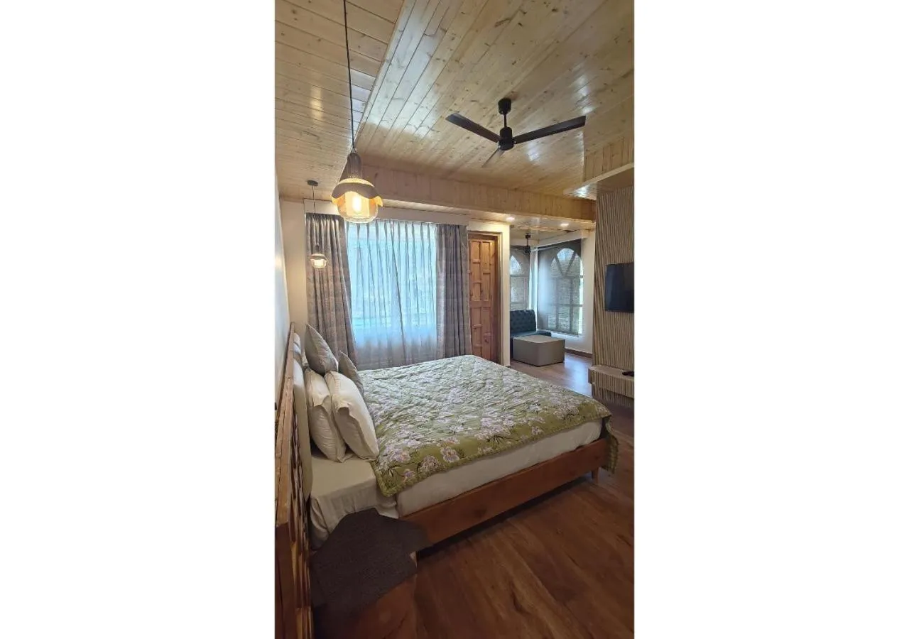 Bedroom, Bed in Hotel Alpine Musk