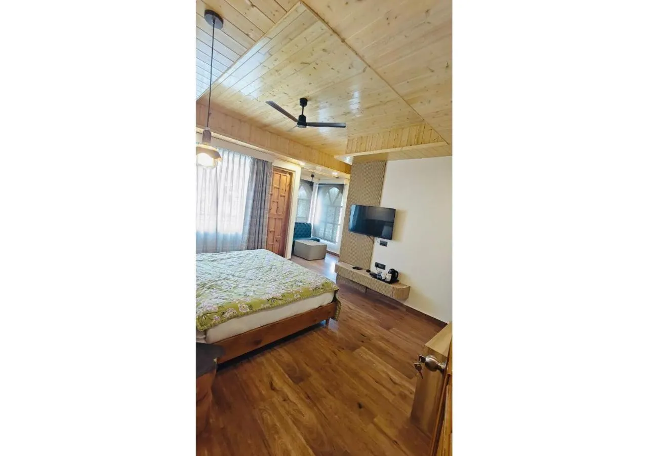 Bedroom, Bed in Hotel Alpine Musk