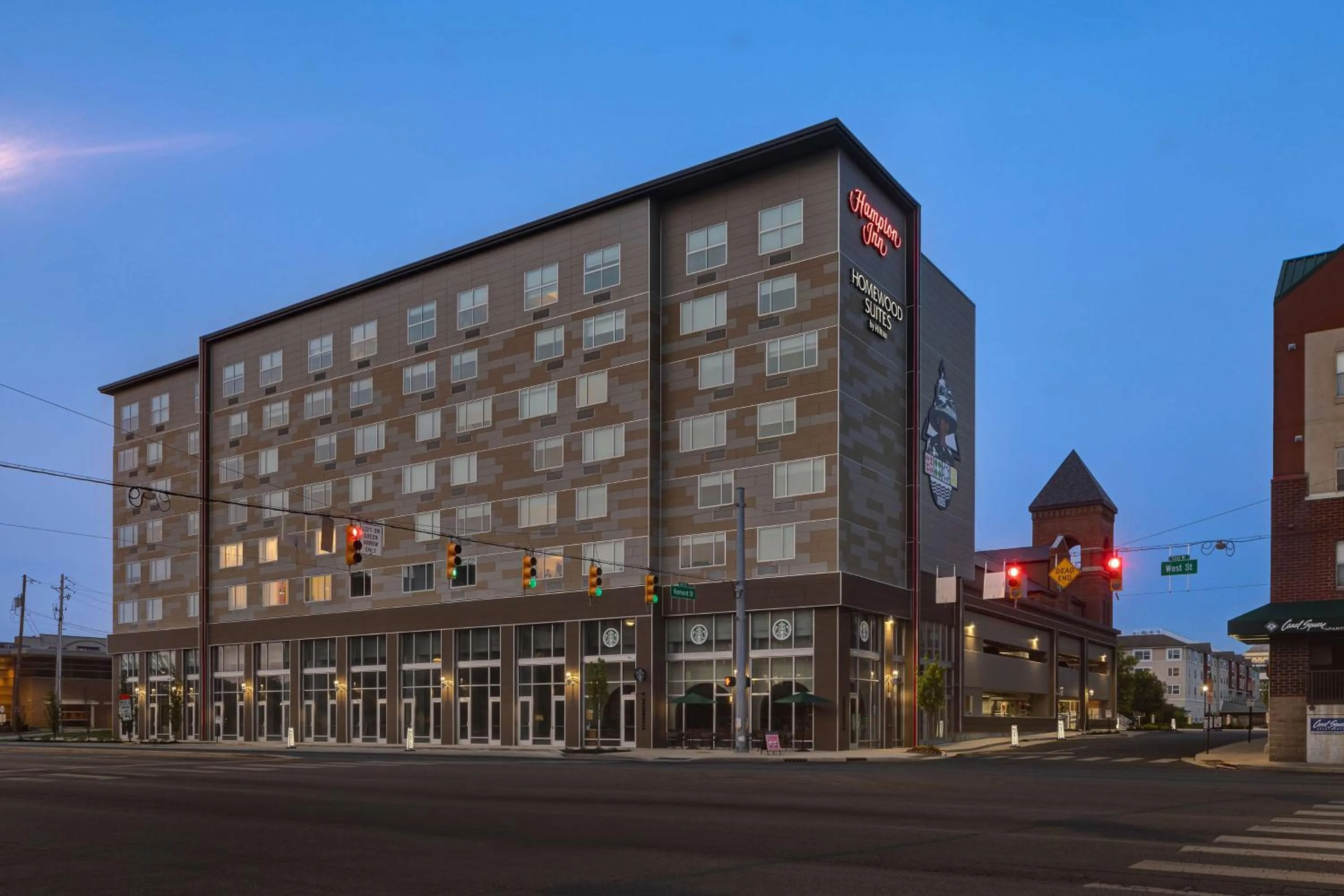 Property building in Hampton Inn Indianapolis Downtown IUPUI