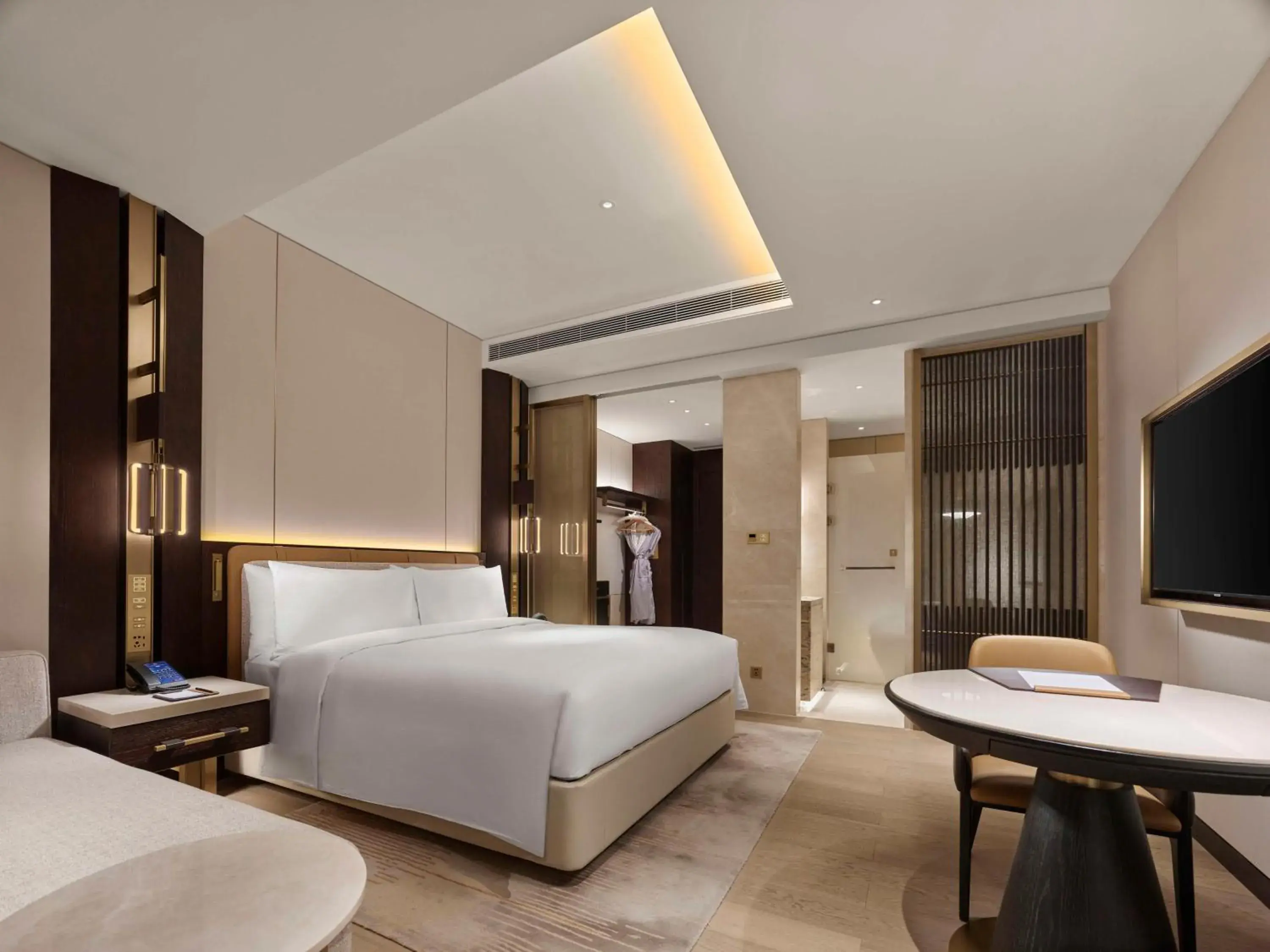 King Guest Room in Hilton Lanzhou City Center King Guest Room in Hilton Lanzhou City Center