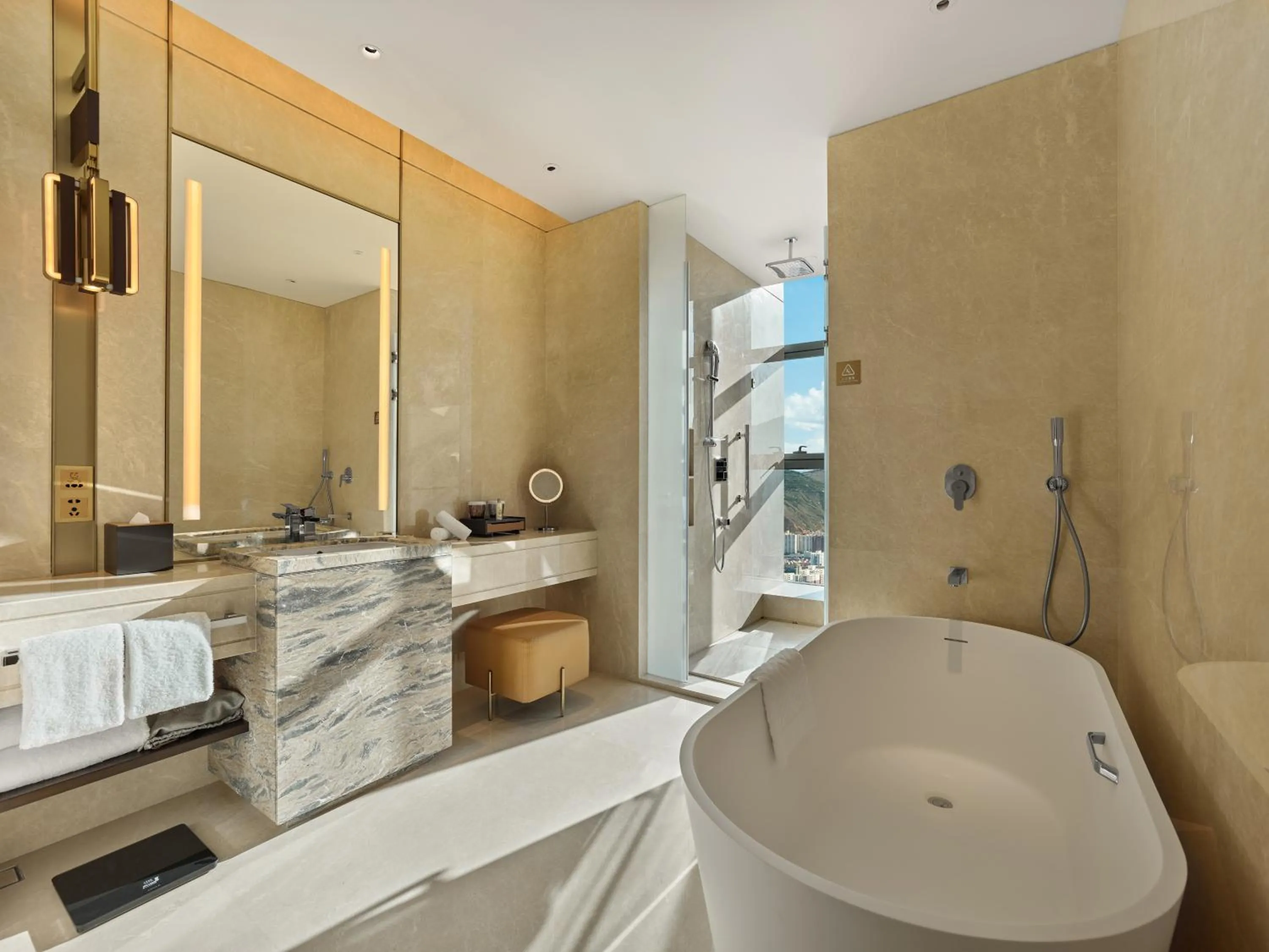 Toilet in Hilton Lanzhou City Center