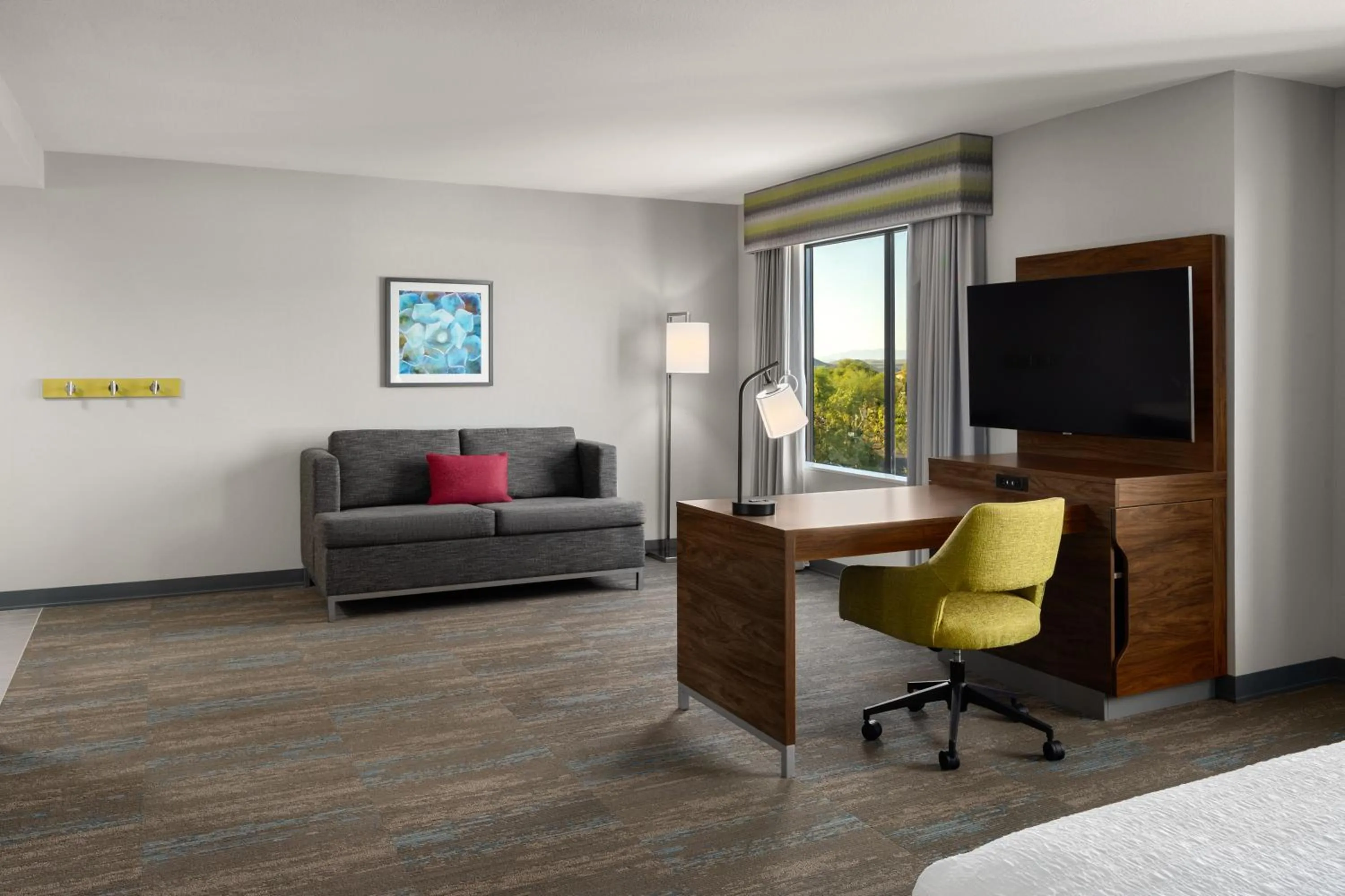 Living room, Bed in Hampton Inn Carefree, Az