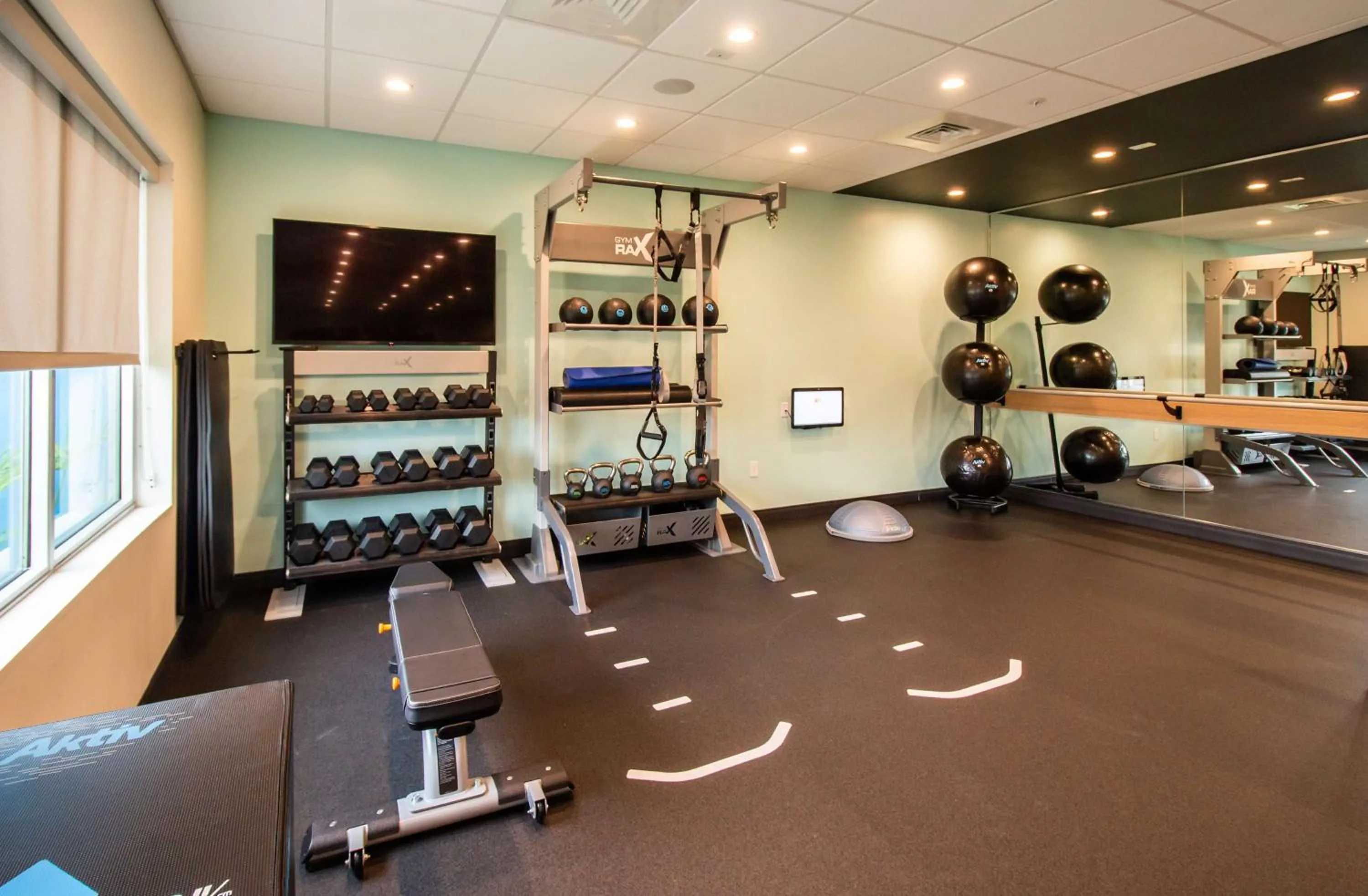 Fitness centre/facilities in Tru By Hilton Niceville, Fl