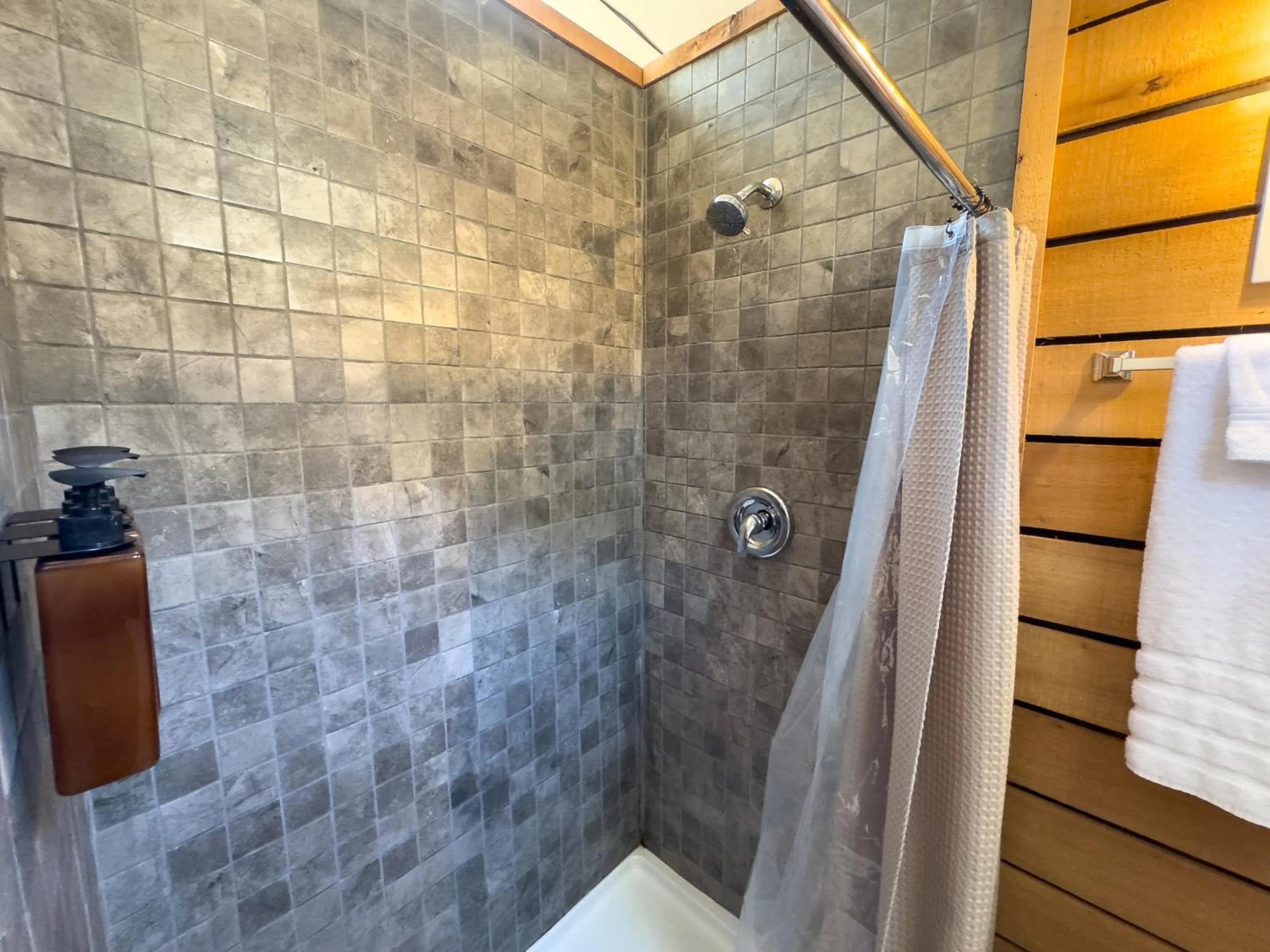 Elk River Hotel & Cafe