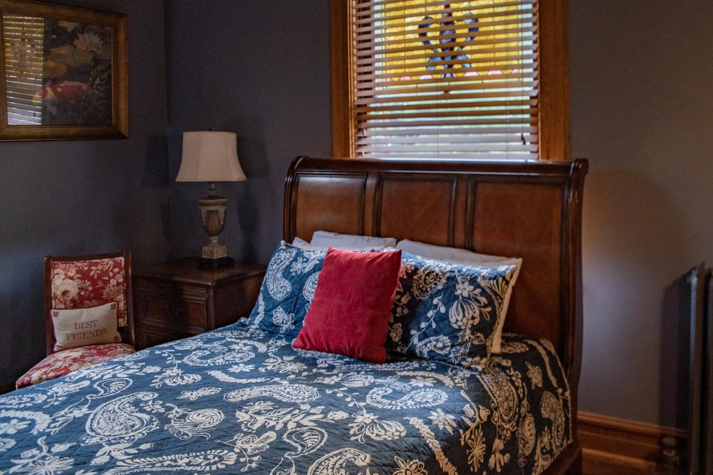 Bed in Elk River Hotel & Cafe