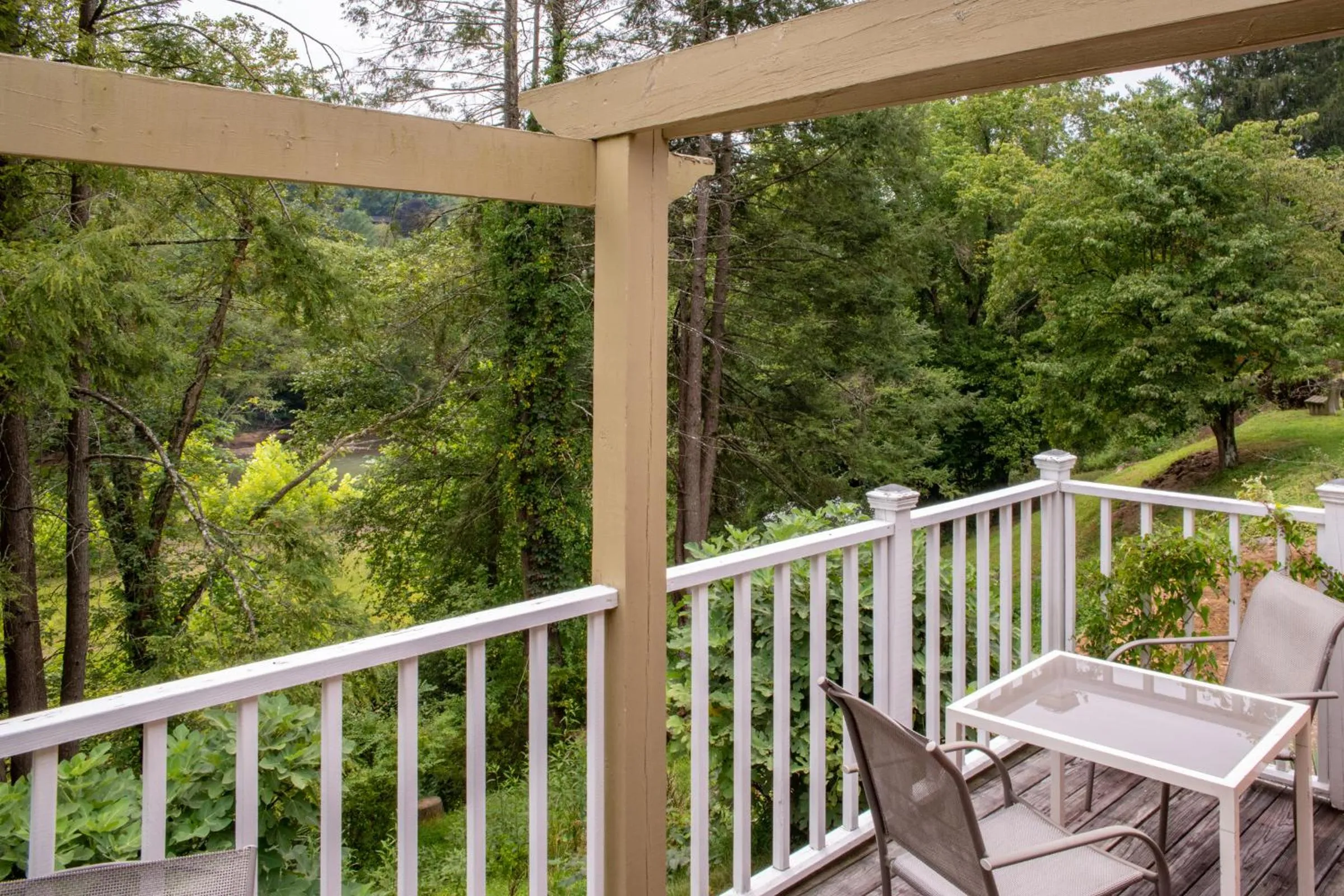 Elk River Hotel & Cafe