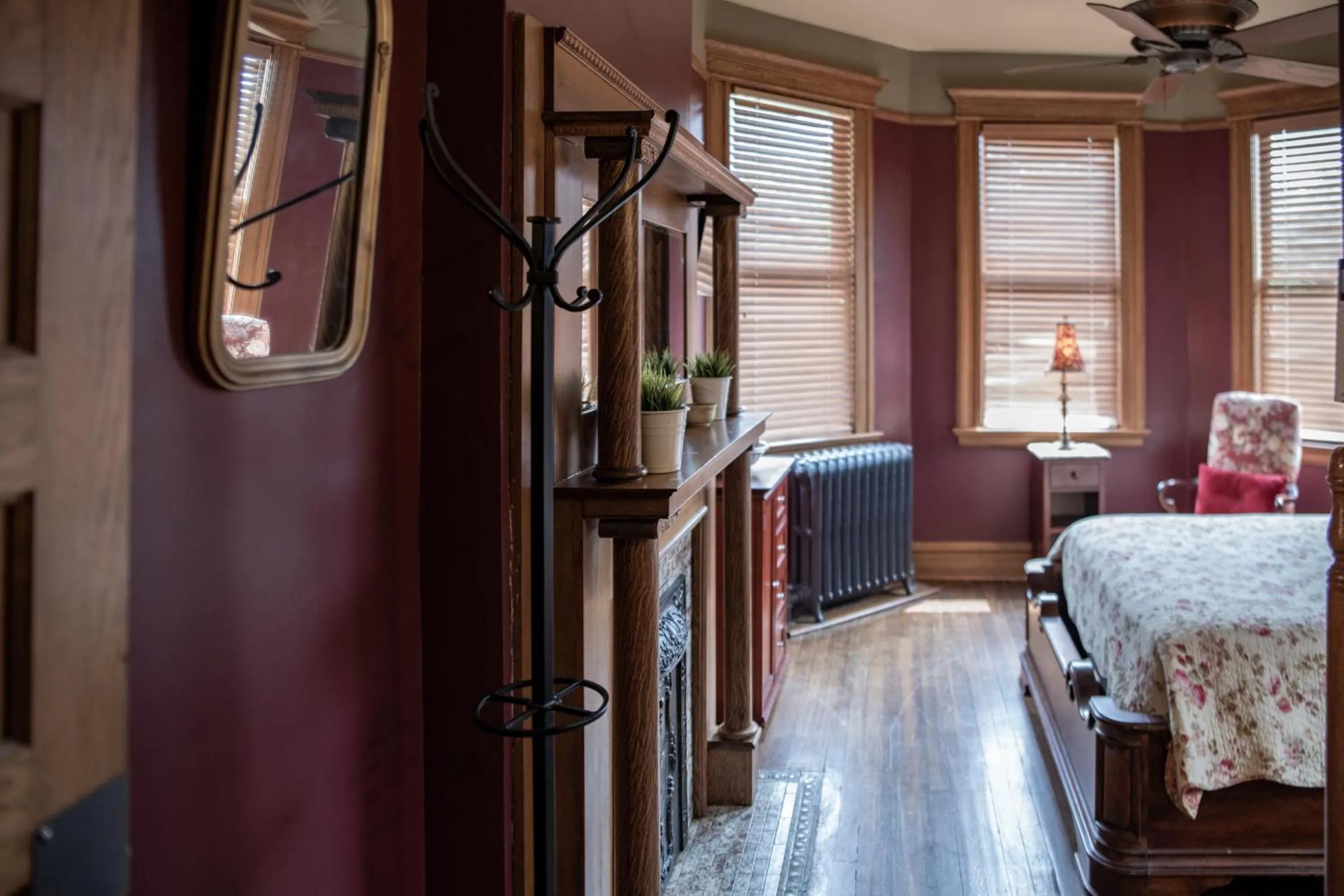 Bed in Elk River Hotel & Cafe