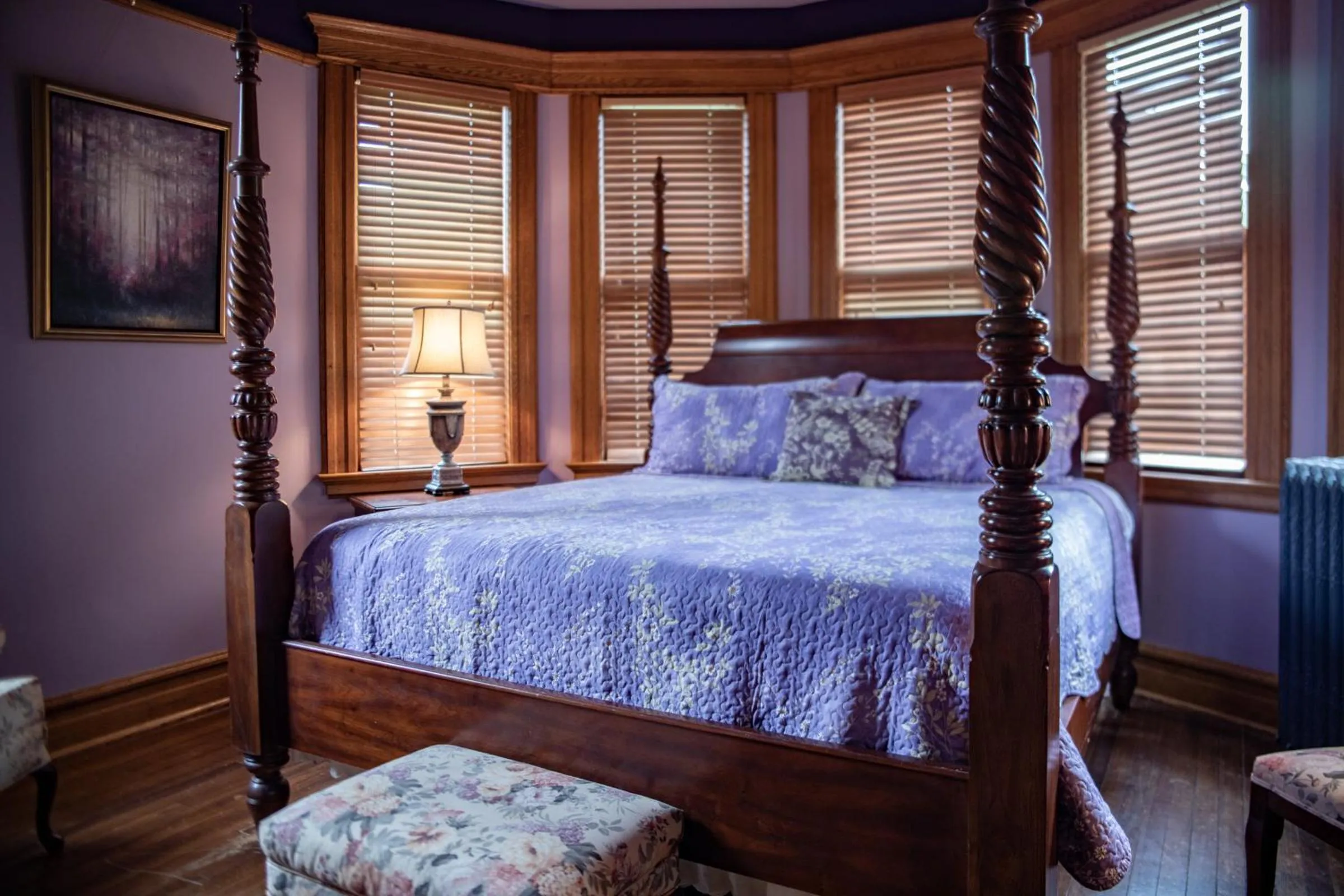 Bed in Elk River Hotel & Cafe