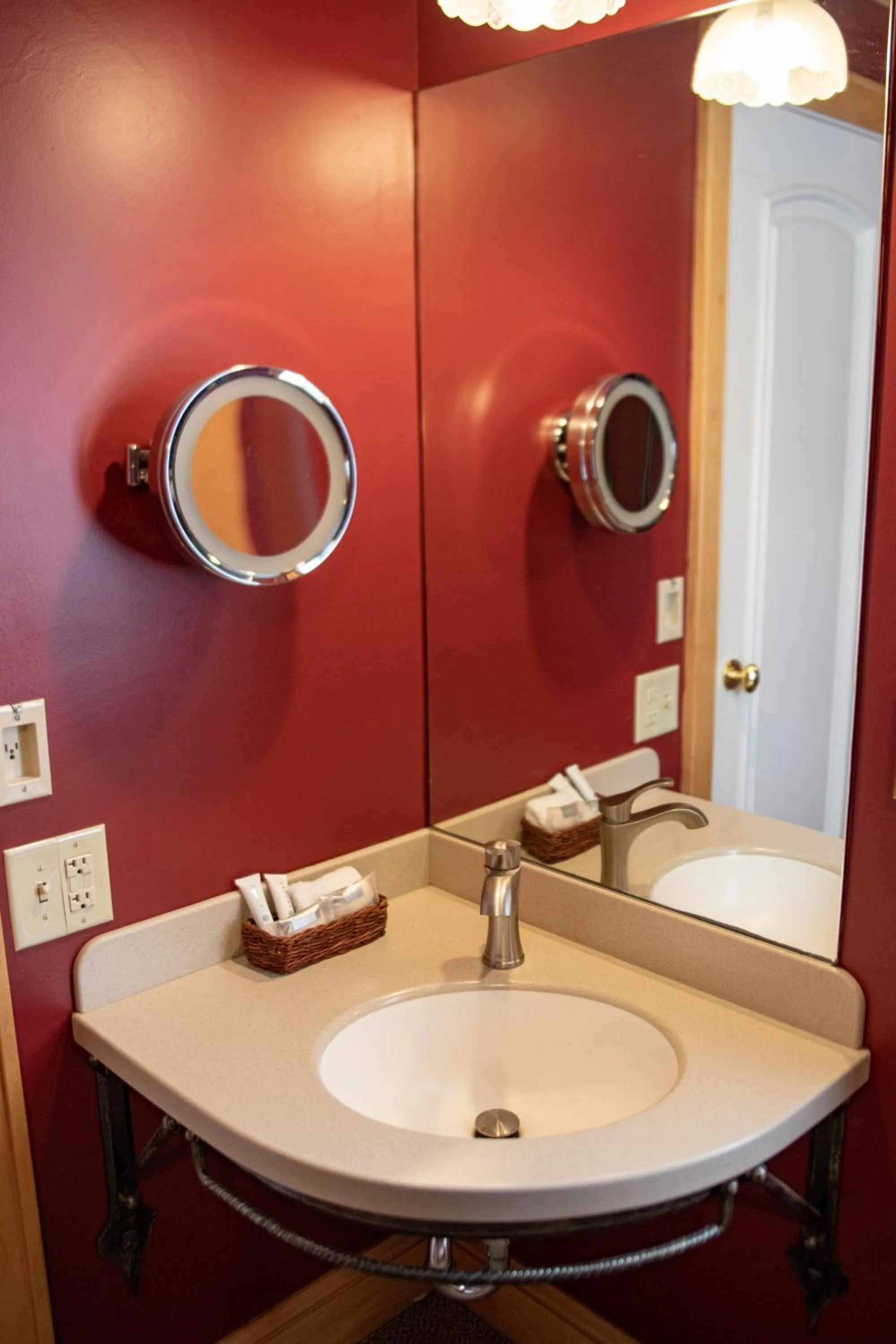 Elk River Hotel & Cafe