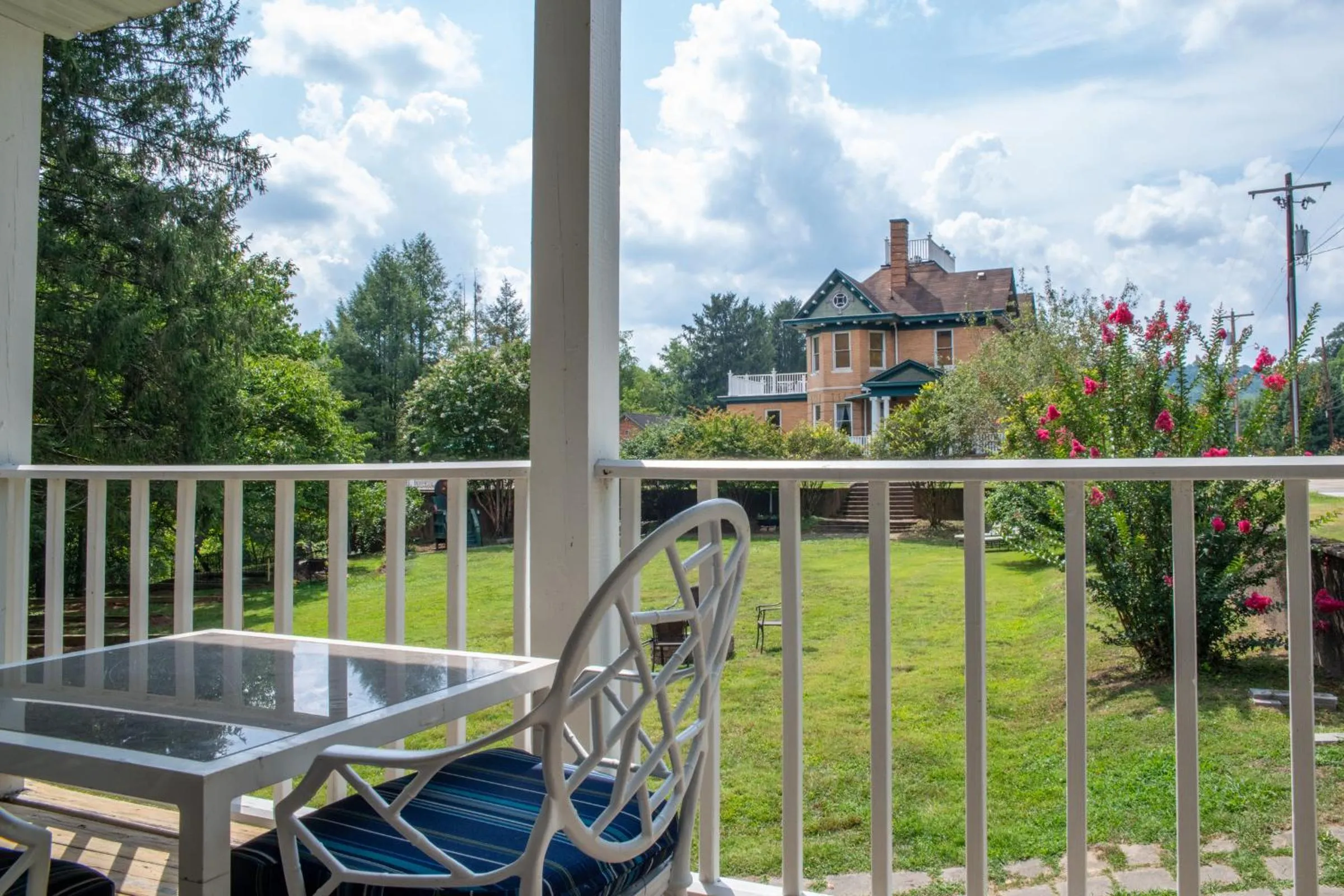 Elk River Hotel & Cafe