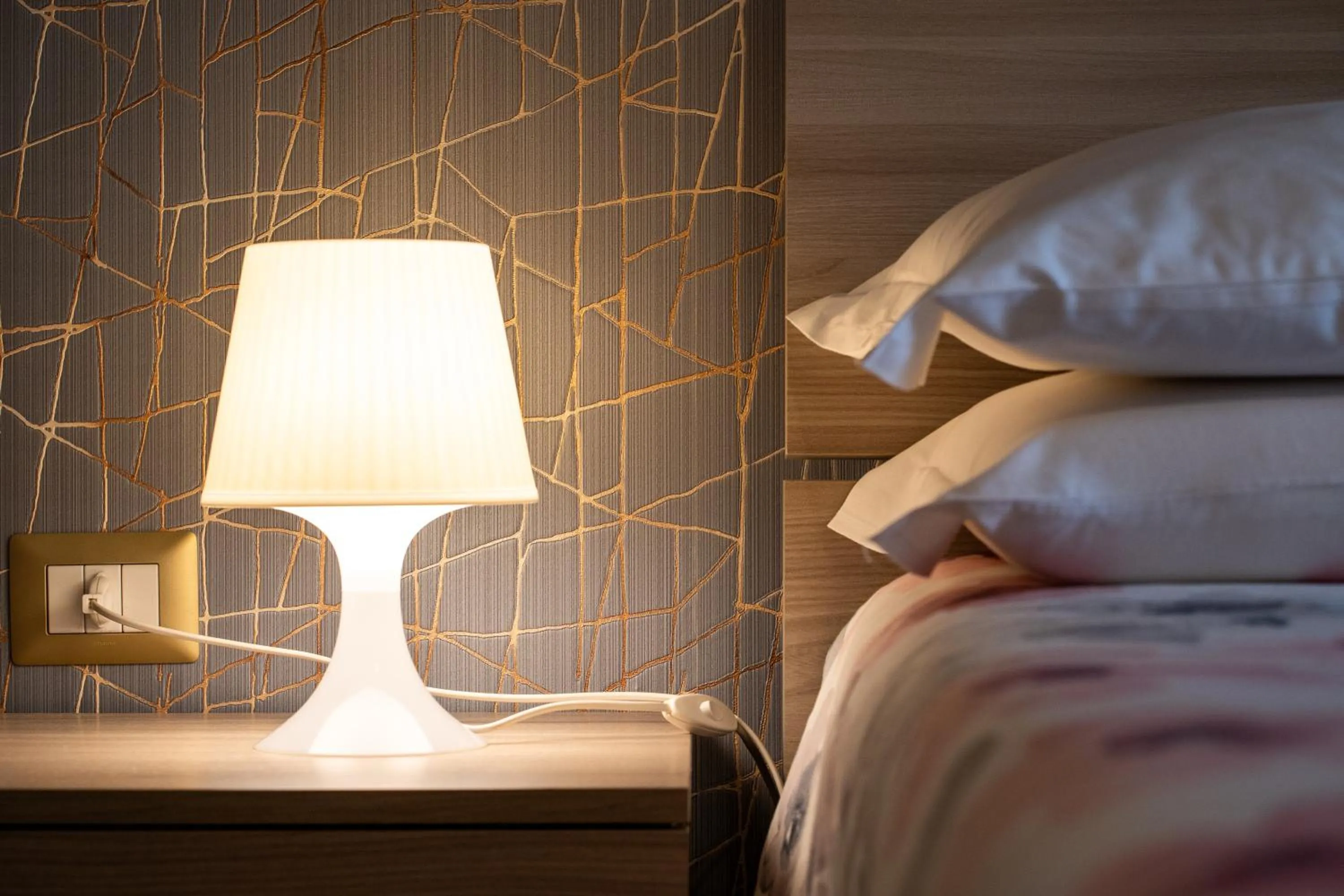 Bed in AJ Suite and Breakfast