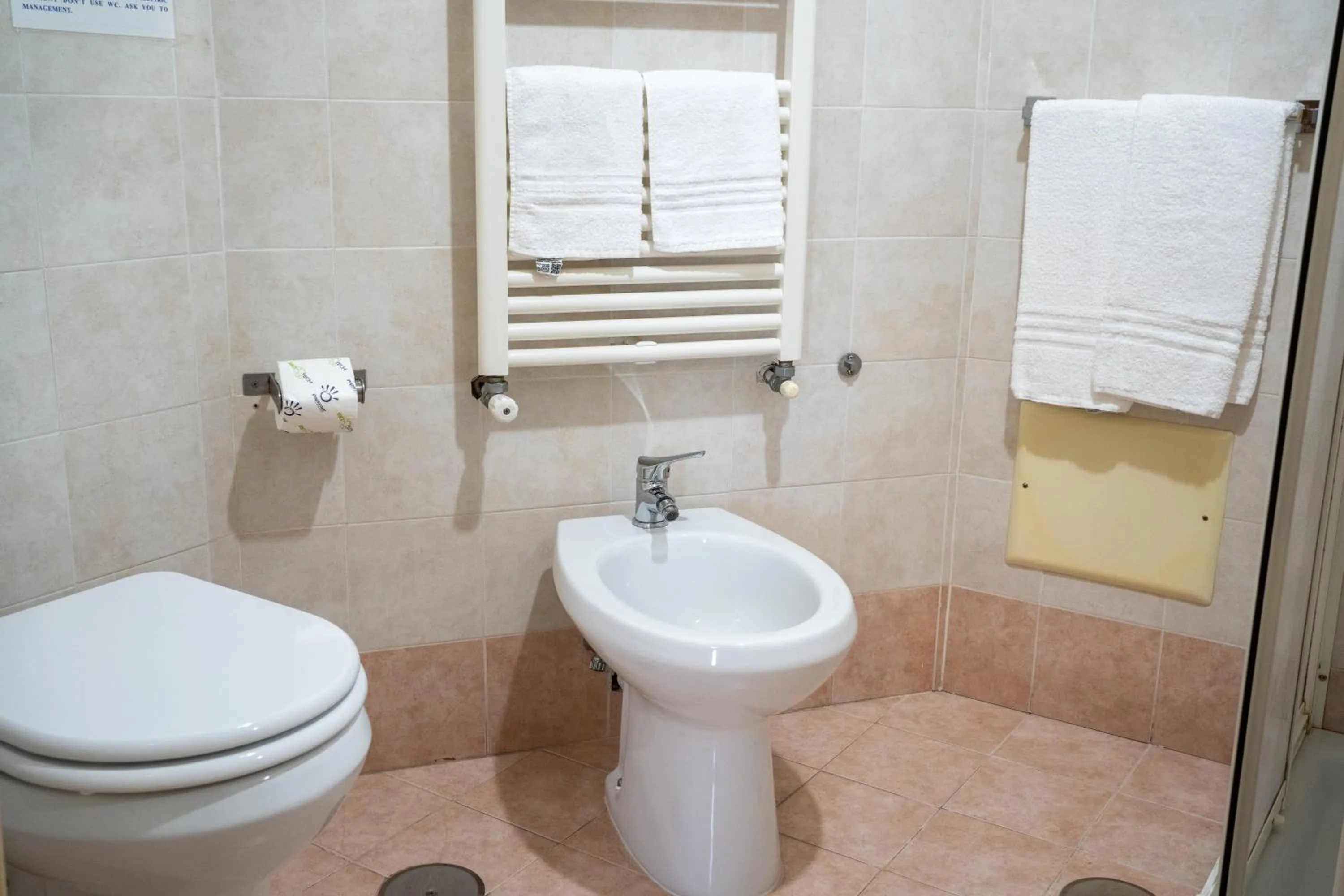 Bathroom in AJ Suite and Breakfast