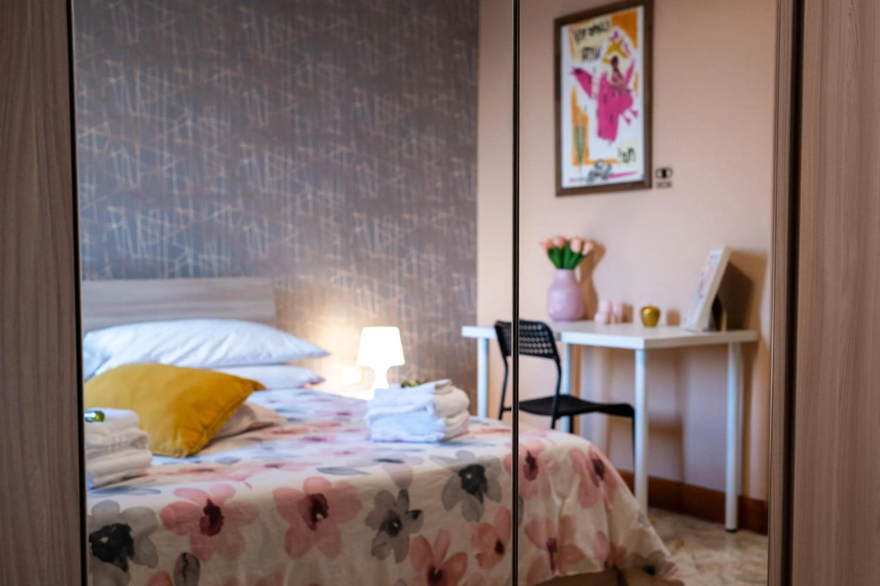 Bed in AJ Suite and Breakfast