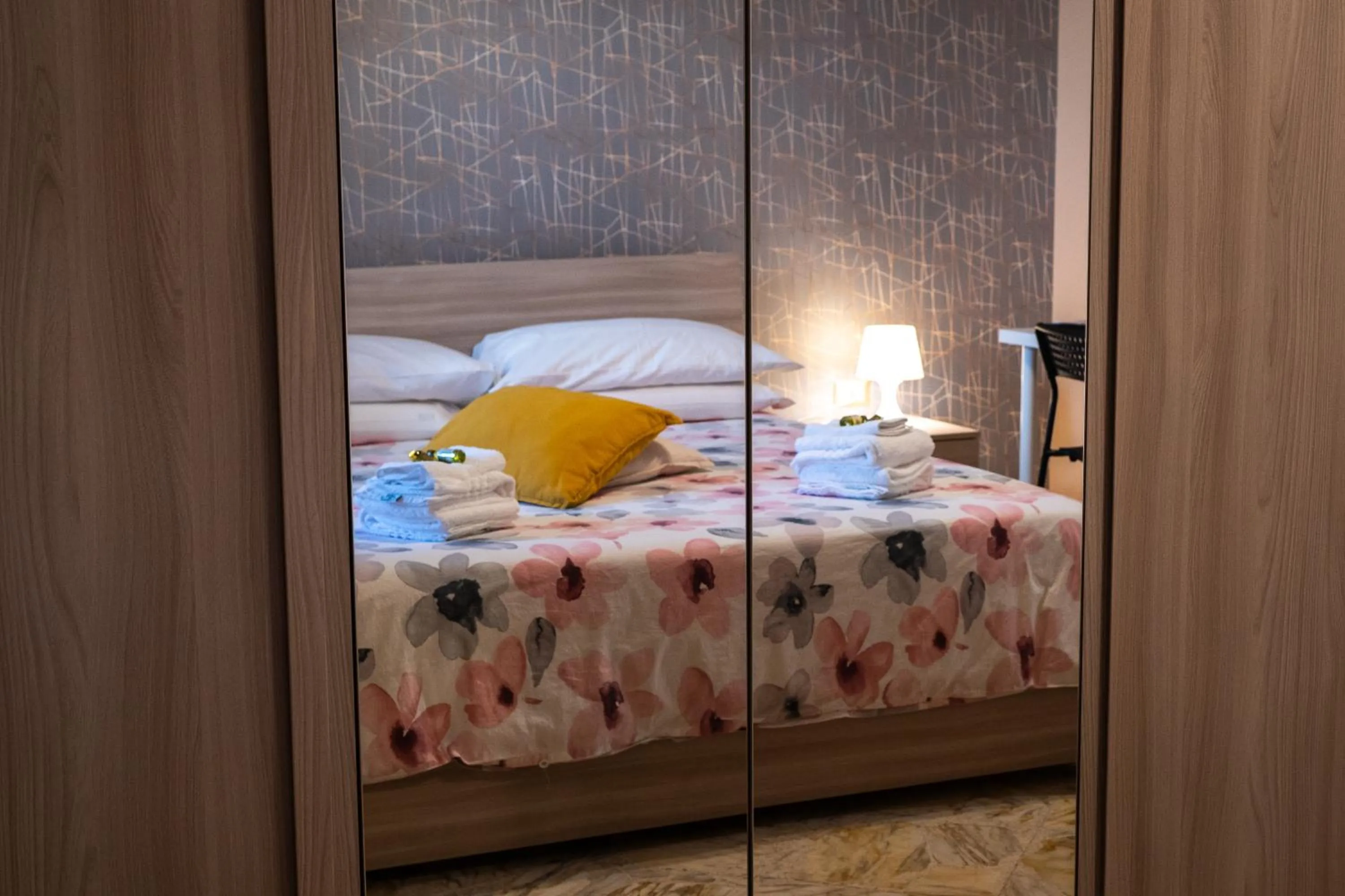 Bed in AJ Suite and Breakfast