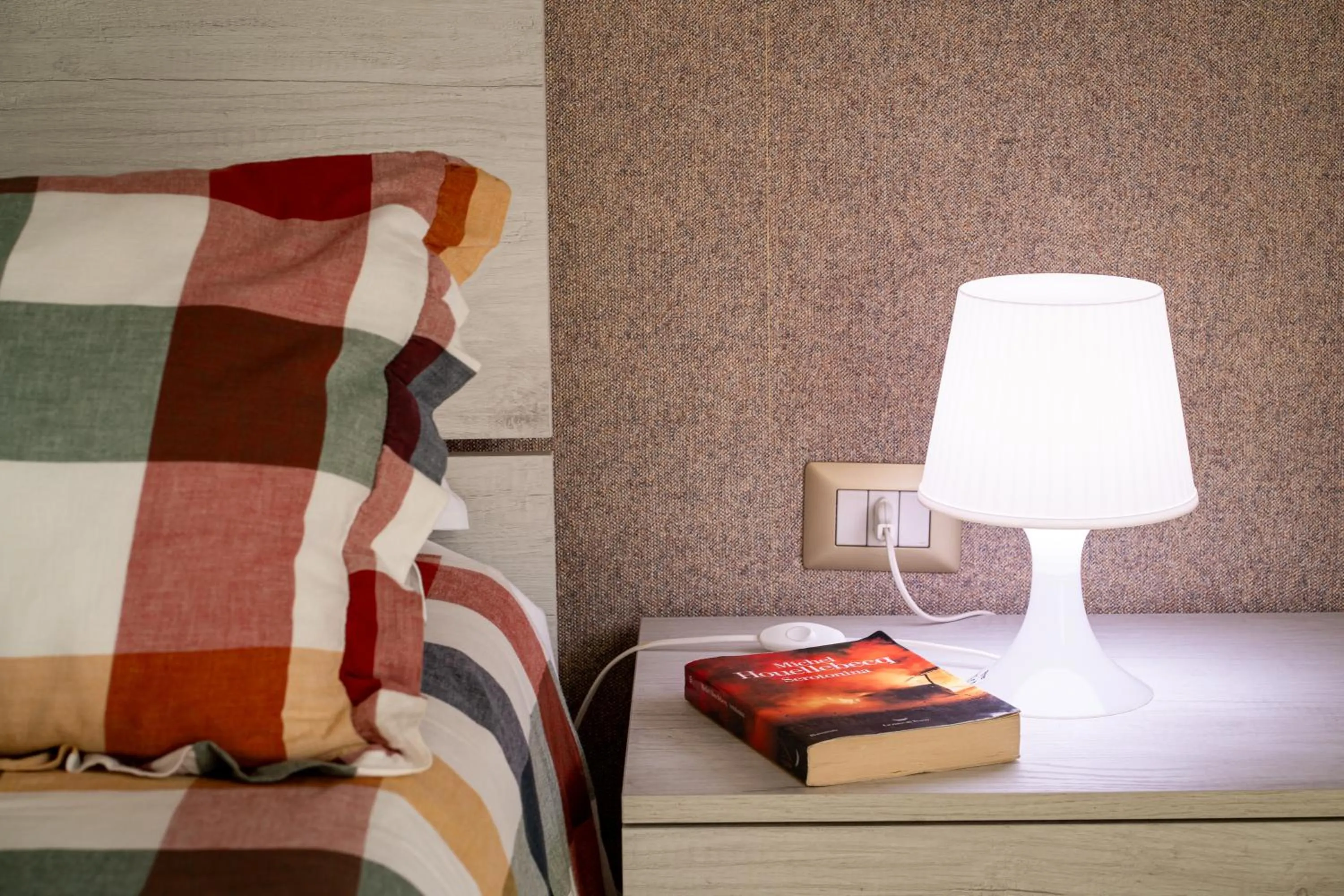 Bed in AJ Suite and Breakfast