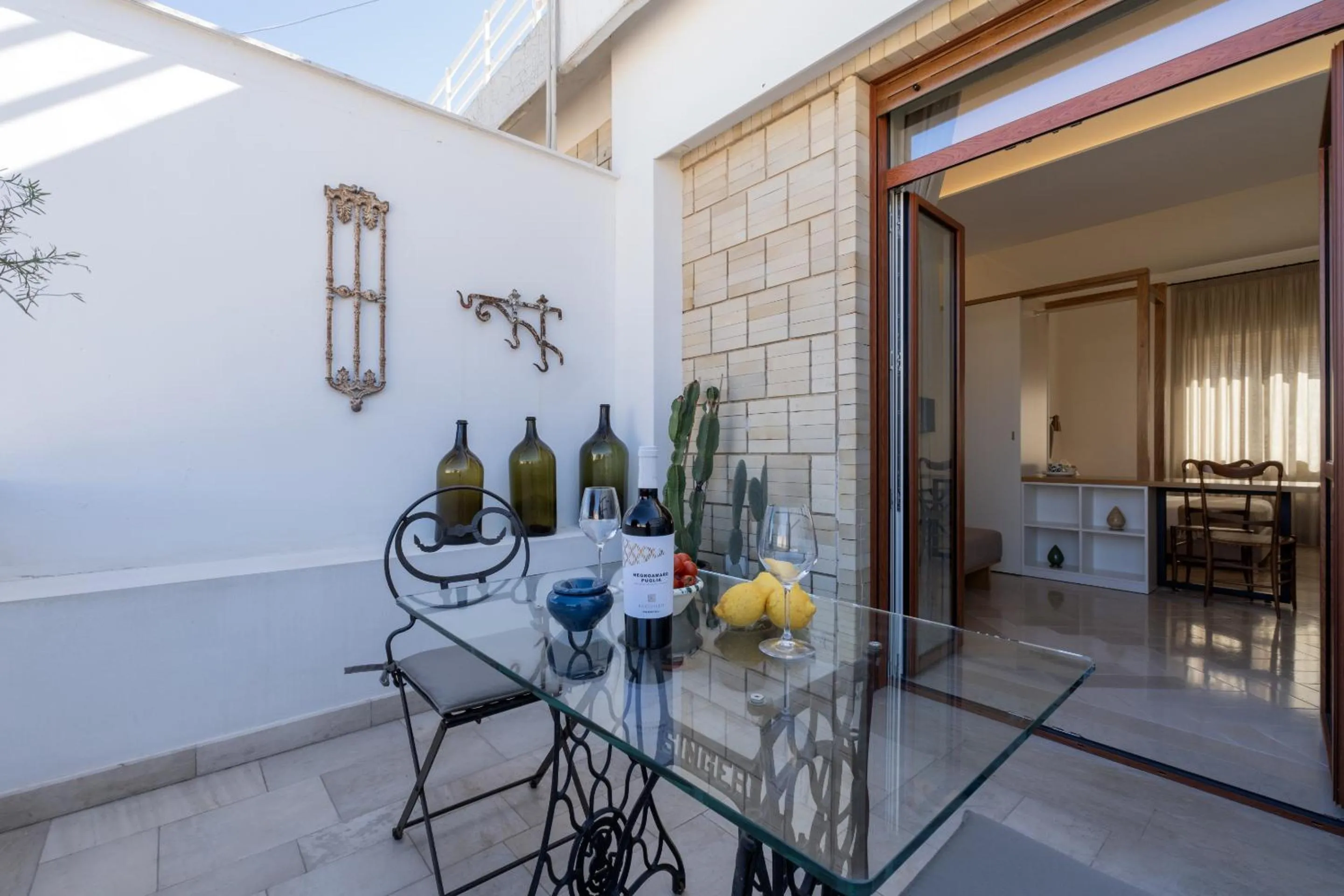 Patio in Abalto Suites & Rooms