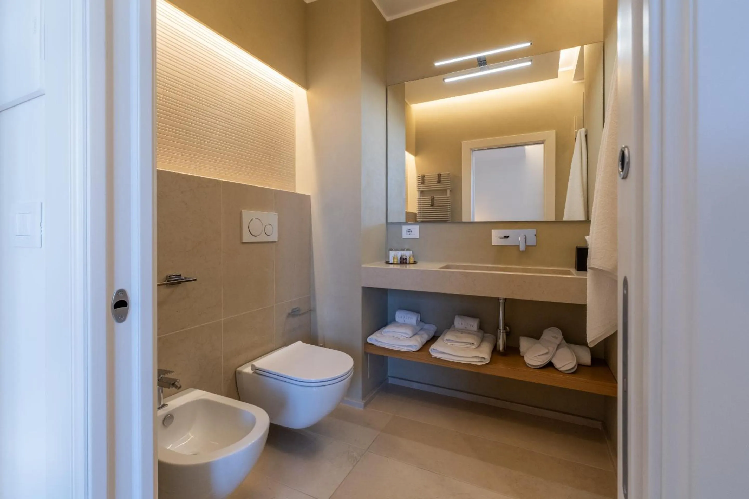 Bathroom in Abalto Suites & Rooms