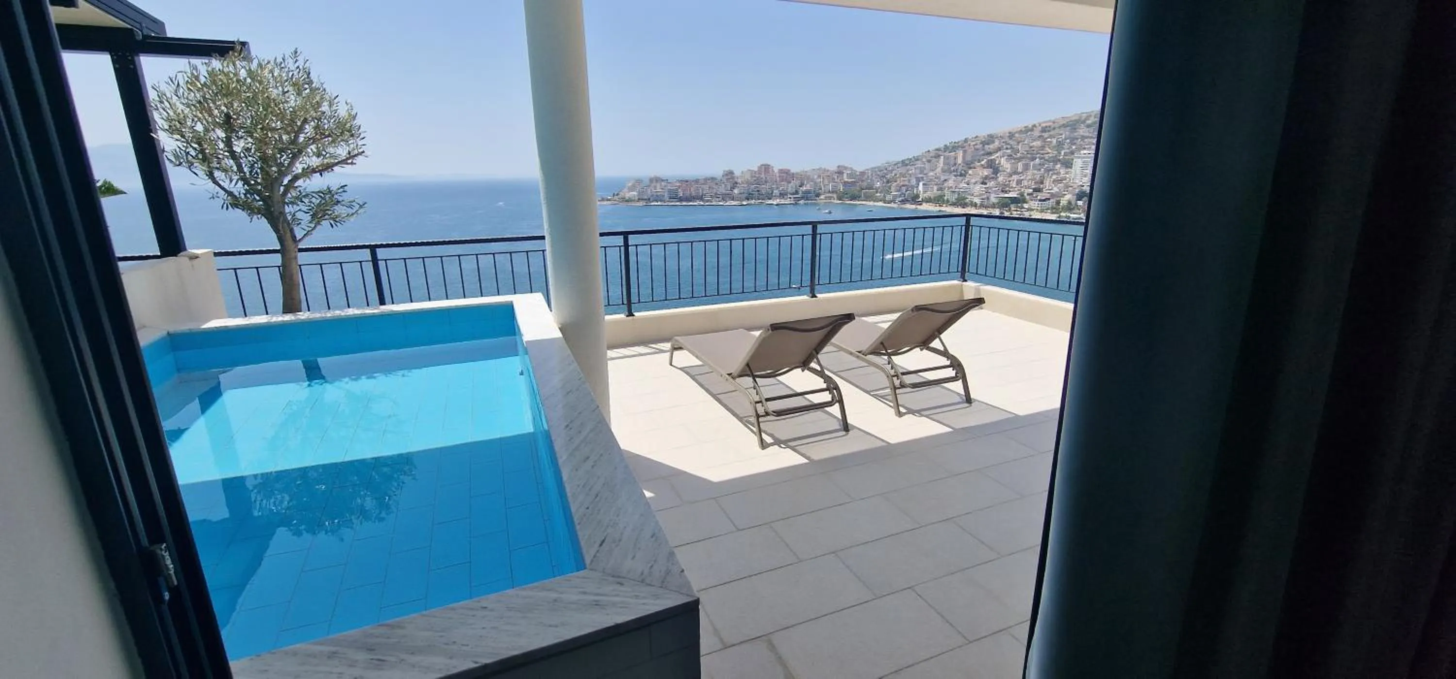 Balcony/Terrace in Joanna Suites