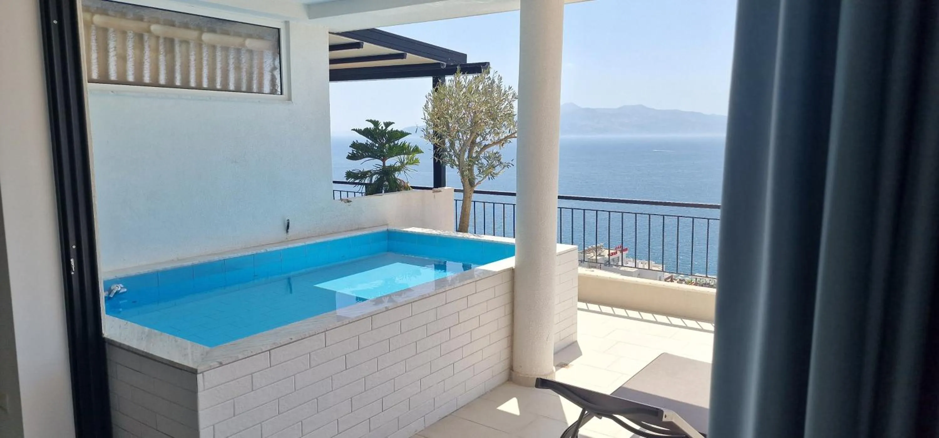 Balcony/Terrace in Joanna Suites