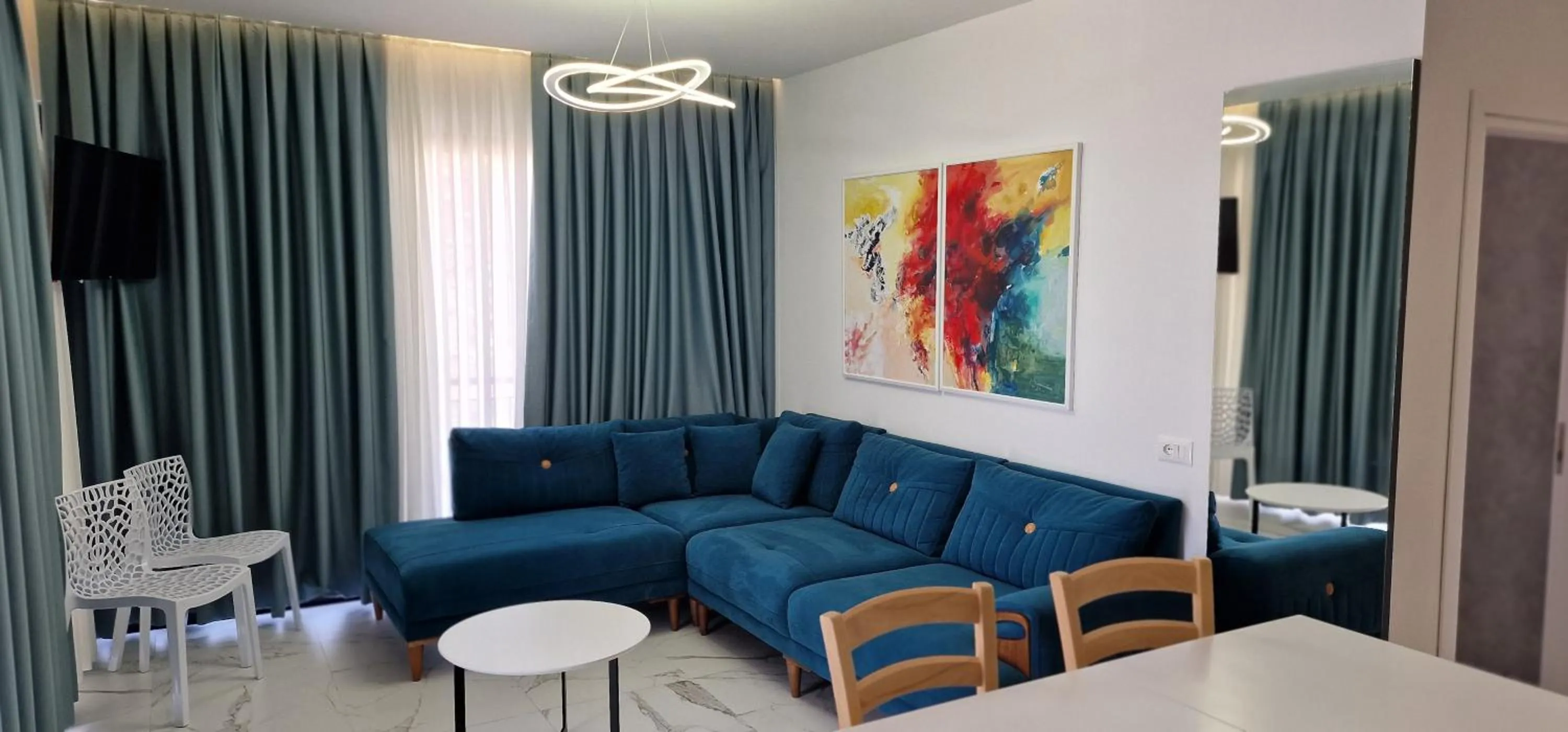 TV and multimedia in Joanna Suites