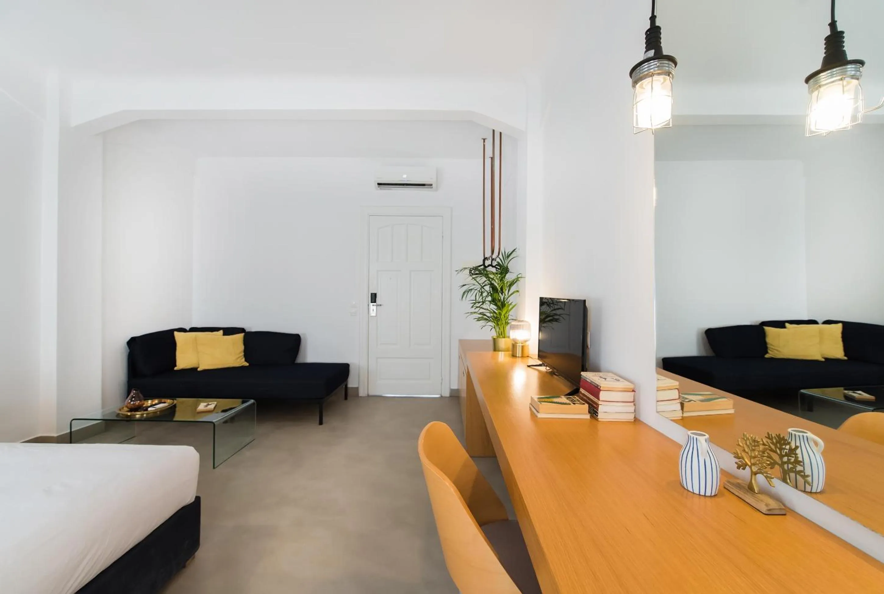 TV and multimedia, Bed in MONK Monastiraki Suites