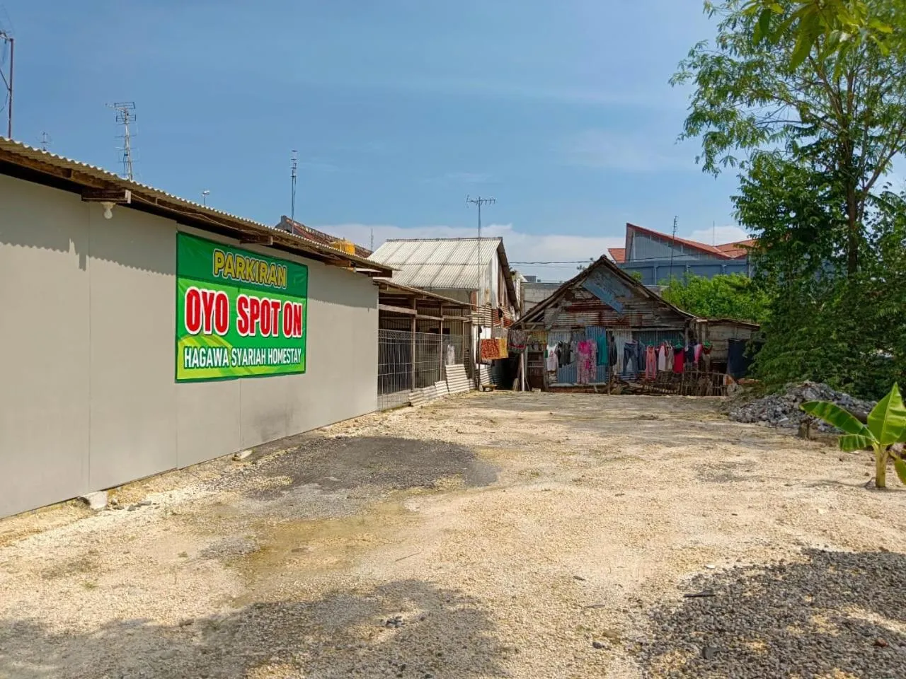 On site in SPOT ON 90586 Hagawa Syariah Homestay