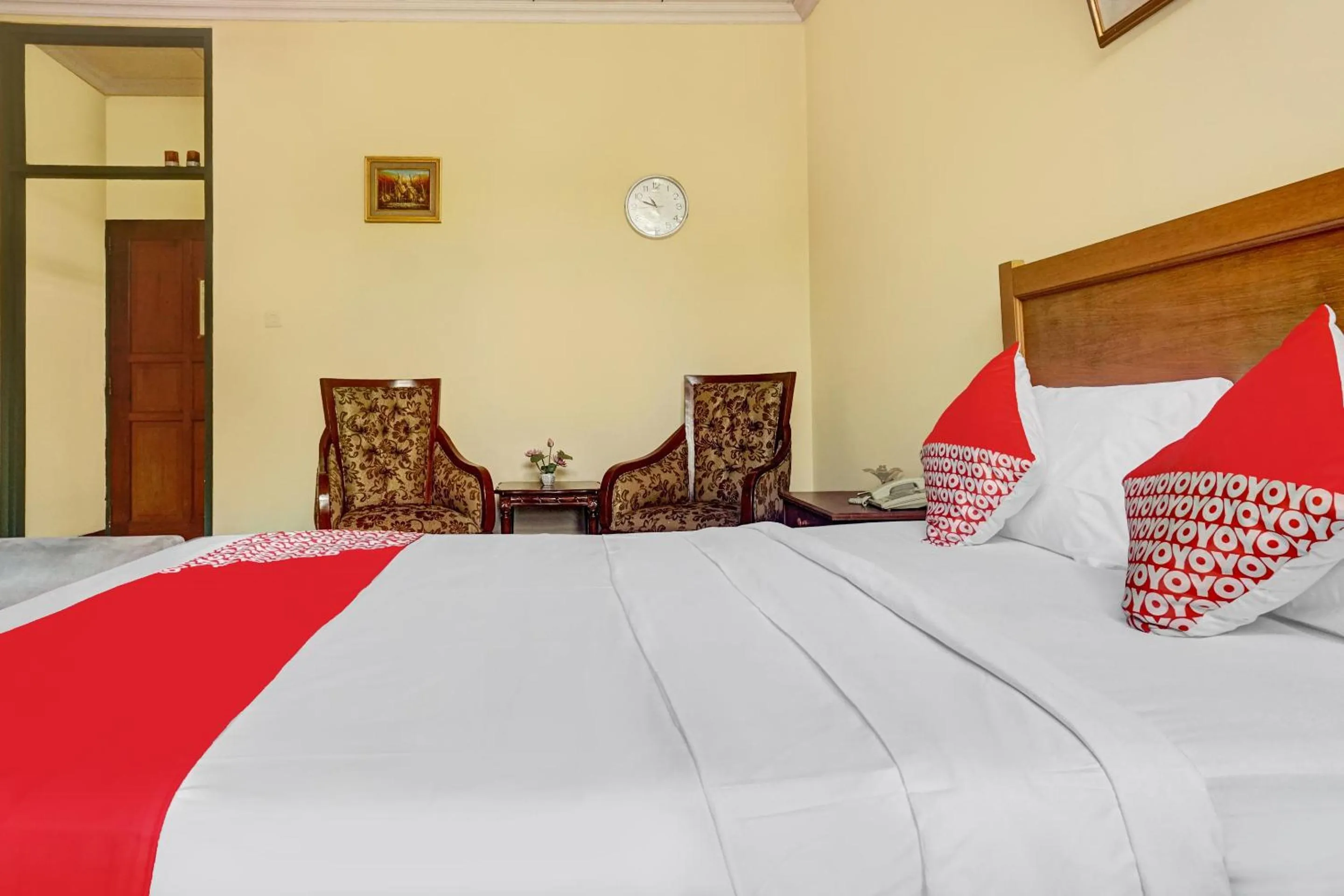 Bed in Hotel O 90596 Hotel Griya Astoeti