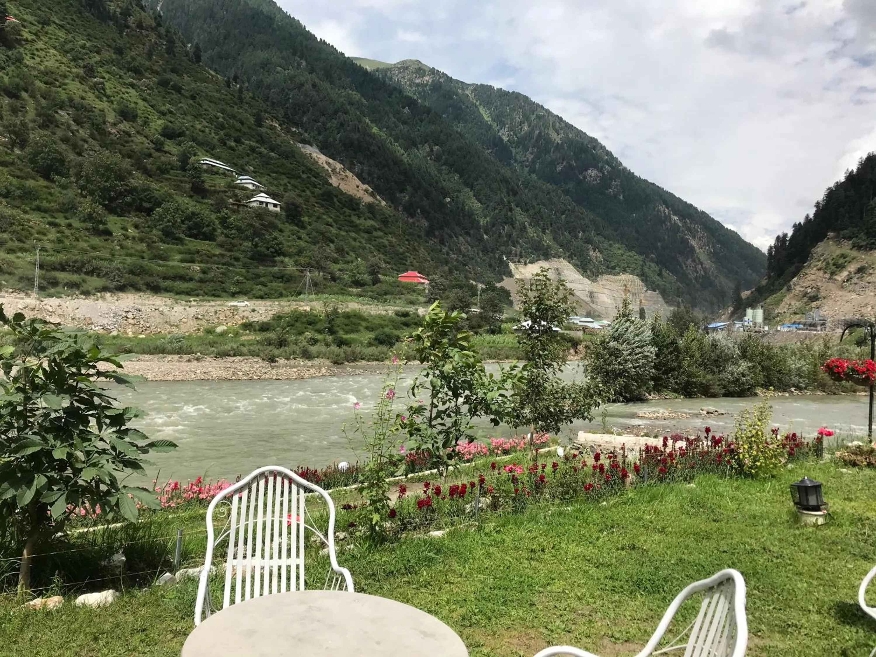 River view in Parhena Cottages Bella Naran