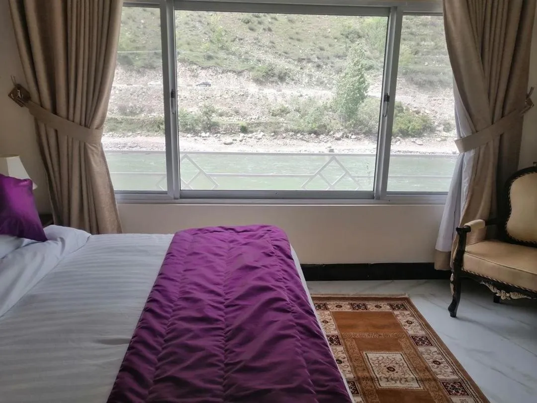 Bed in Parhena Cottages Bella Naran