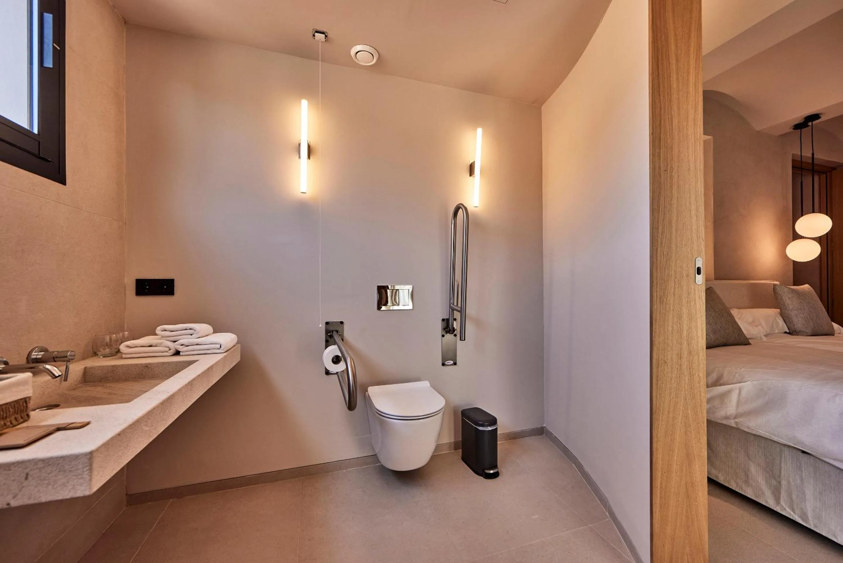 Bathroom, Bed in JOE'S GOMILA BOUTIQUE HOTEL