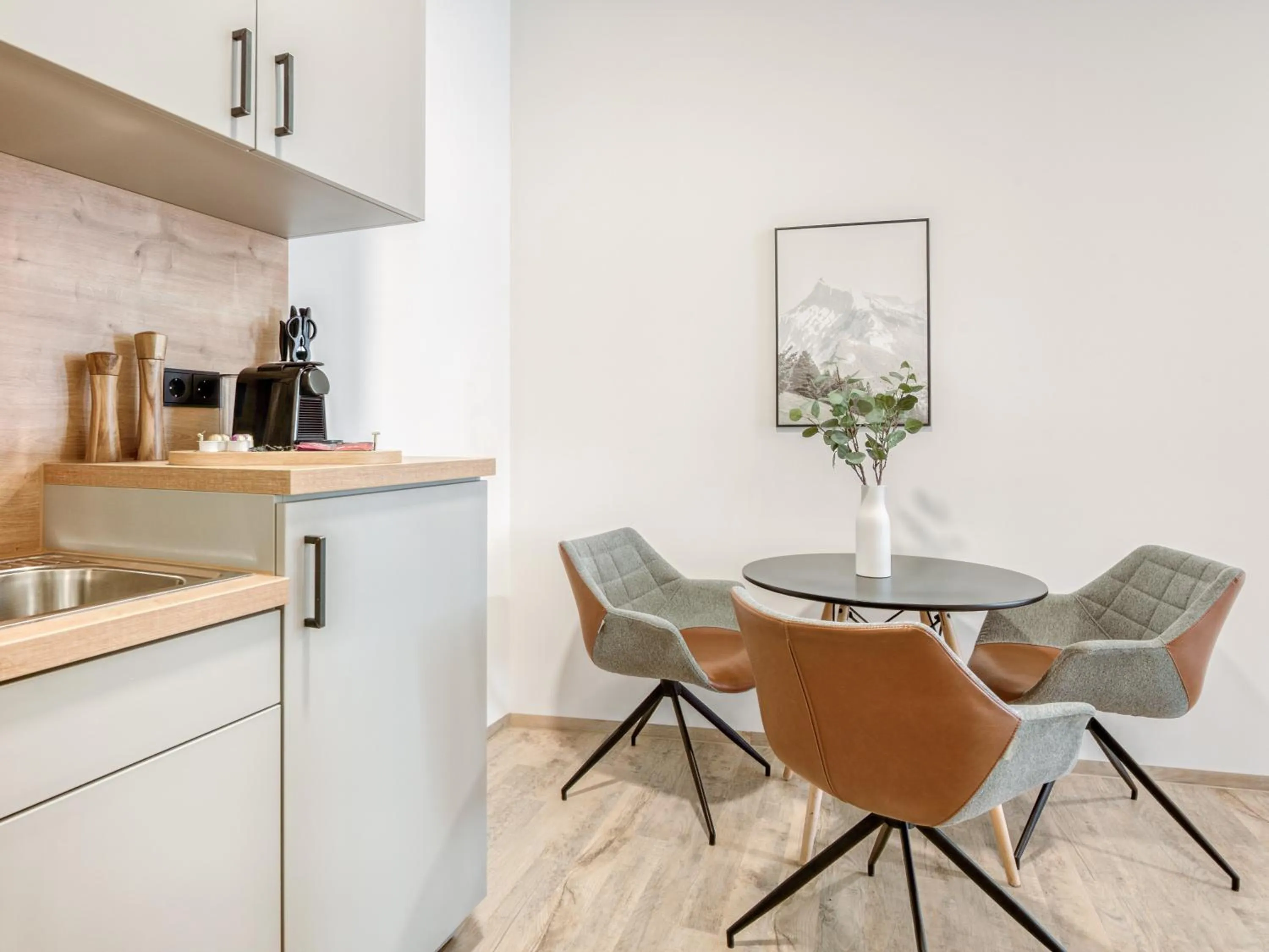 Kitchen or kitchenette in Limehome Bamberg Keßlerstraße