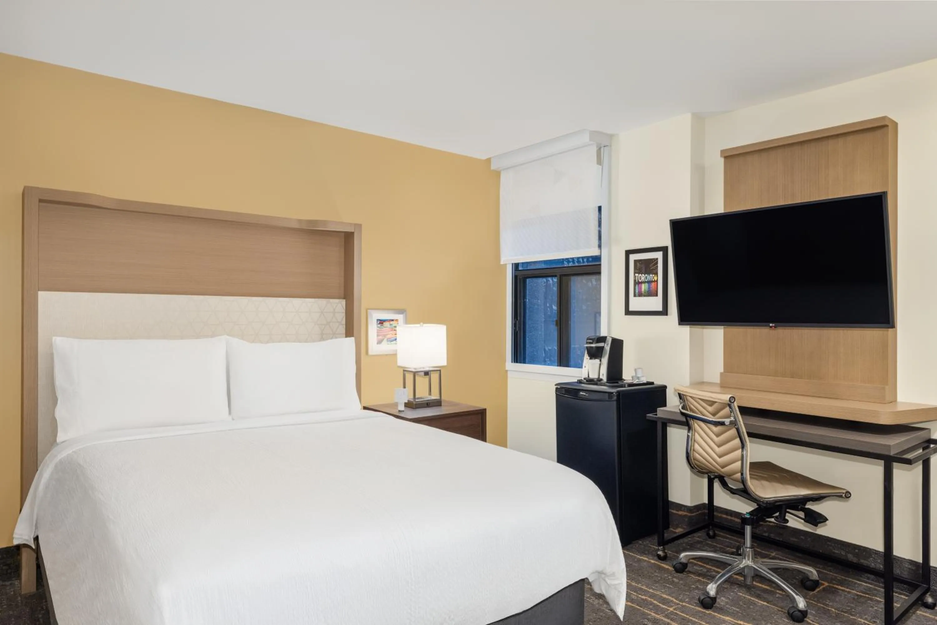 Bed in Holiday Inn Toronto Downtown Centre by IHG