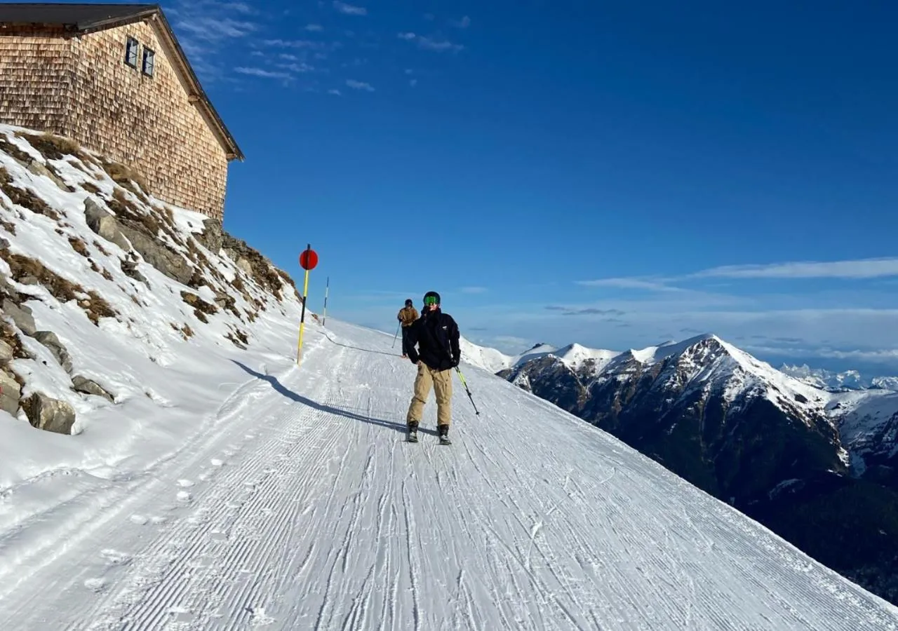 Skiing in Hotel Bad Hofgastein - The STORKS - Adults Only
