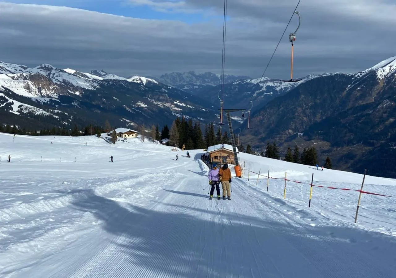 Skiing in Hotel Bad Hofgastein - The STORKS - Adults Only