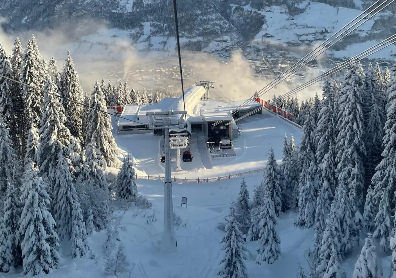 Skiing in Hotel Bad Hofgastein - The STORKS - Adults Only