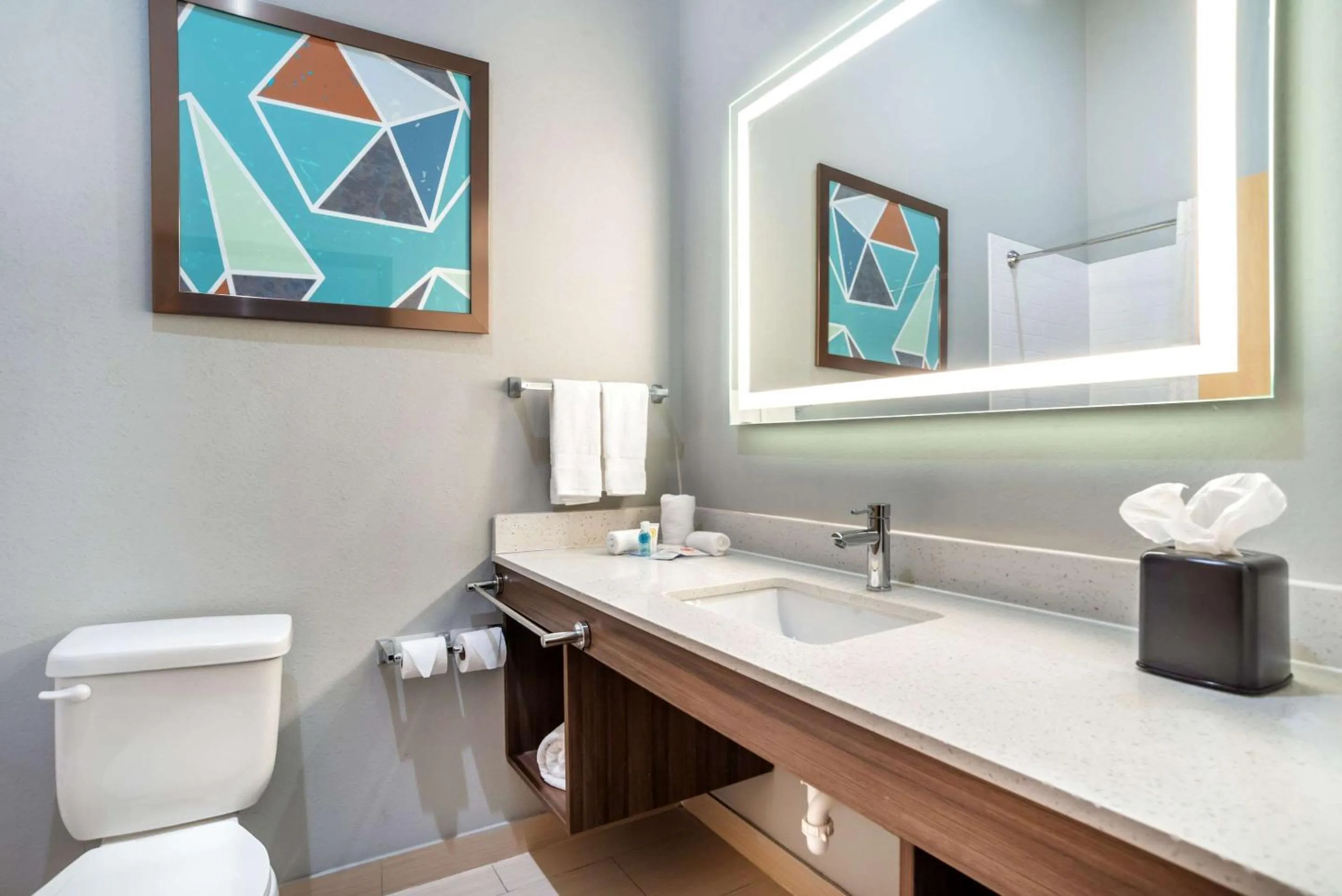 Bedroom in Comfort Inn Miramar Beach-Destin