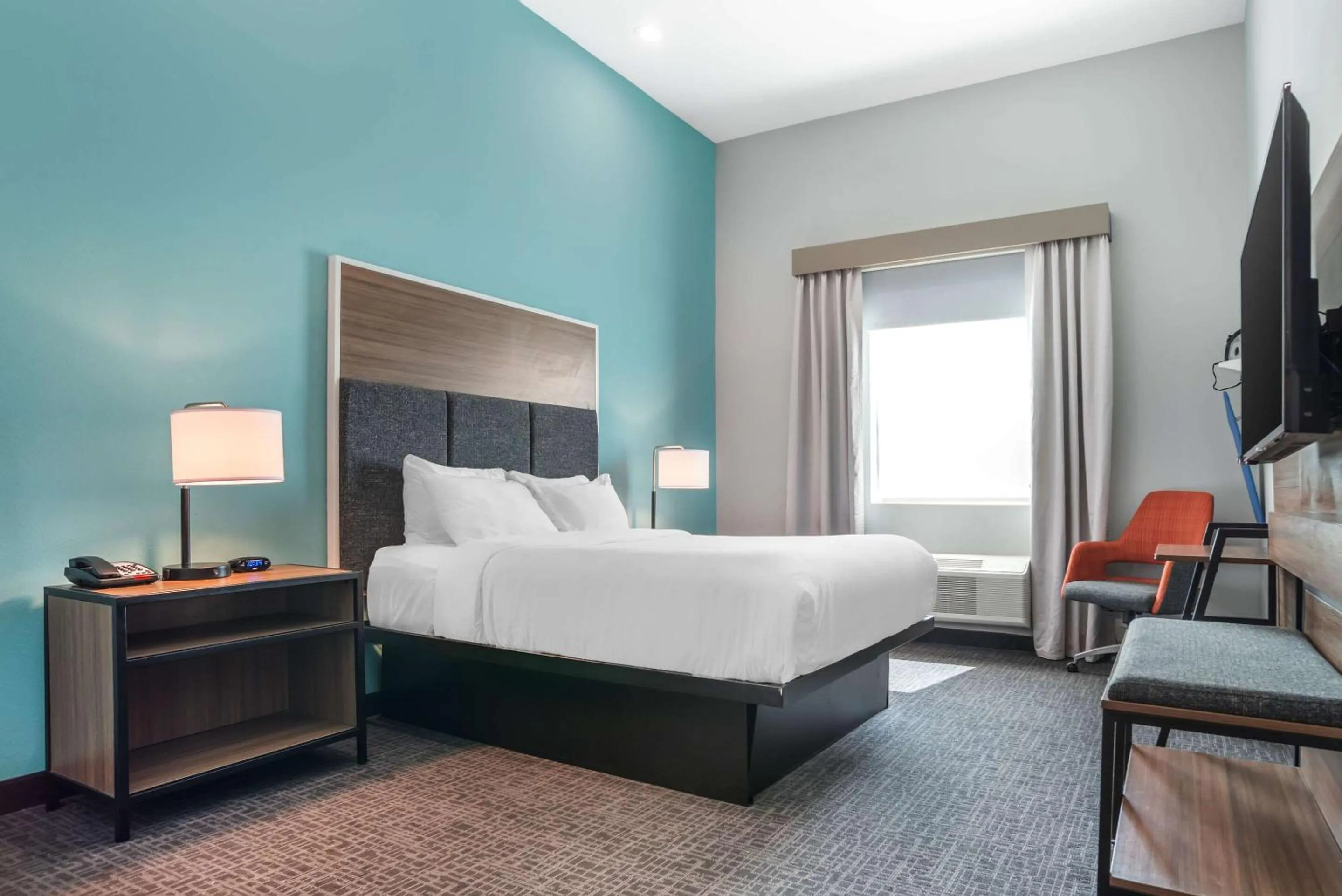 Bedroom, Bed in Comfort Inn Miramar Beach-Destin