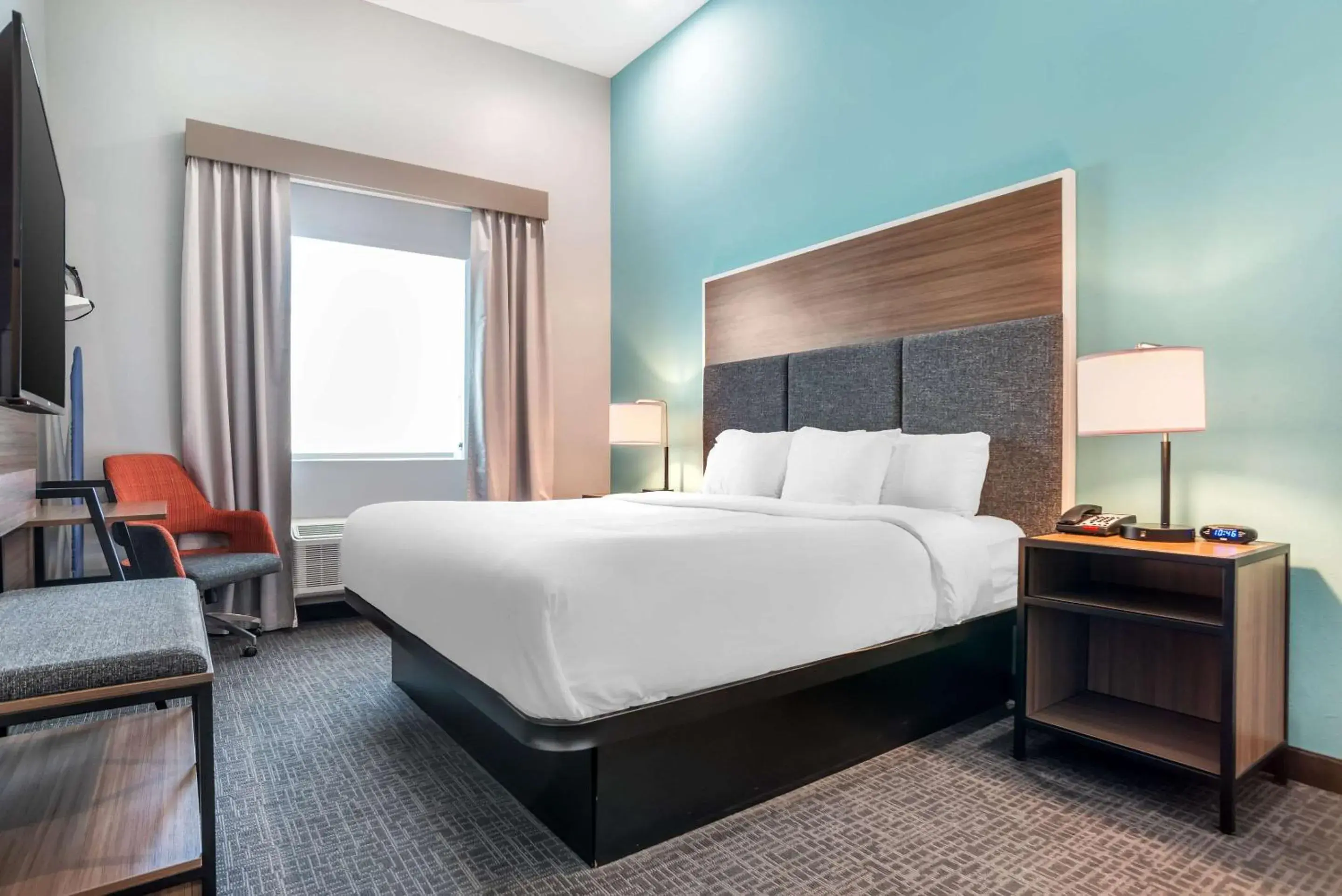 Standard King Room - Non Smoking in Comfort Inn Miramar Beach-Destin Standard King Room - Non Smoking in Comfort Inn Miramar Beach-Destin