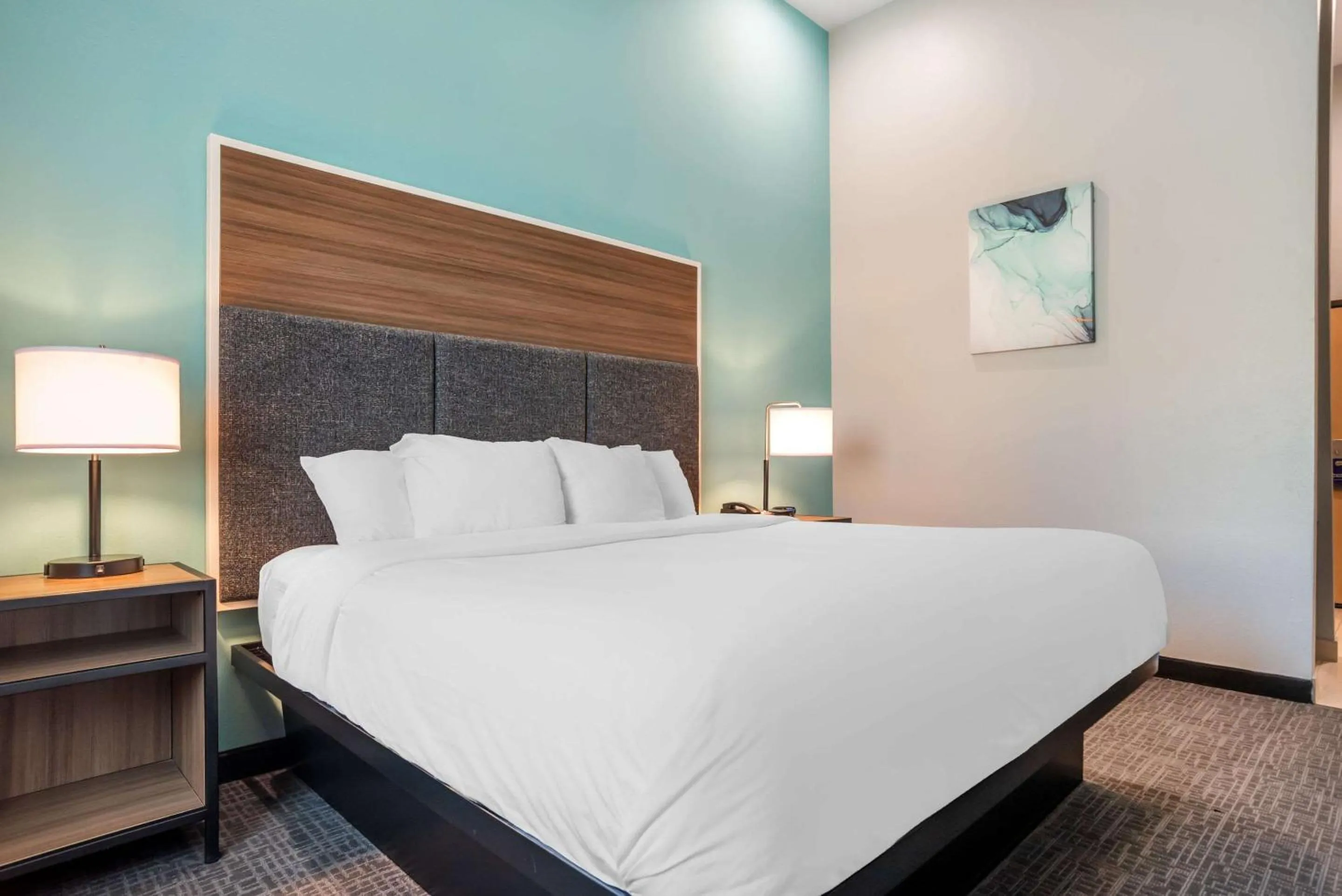 Bedroom, Bed in Comfort Inn Miramar Beach-Destin