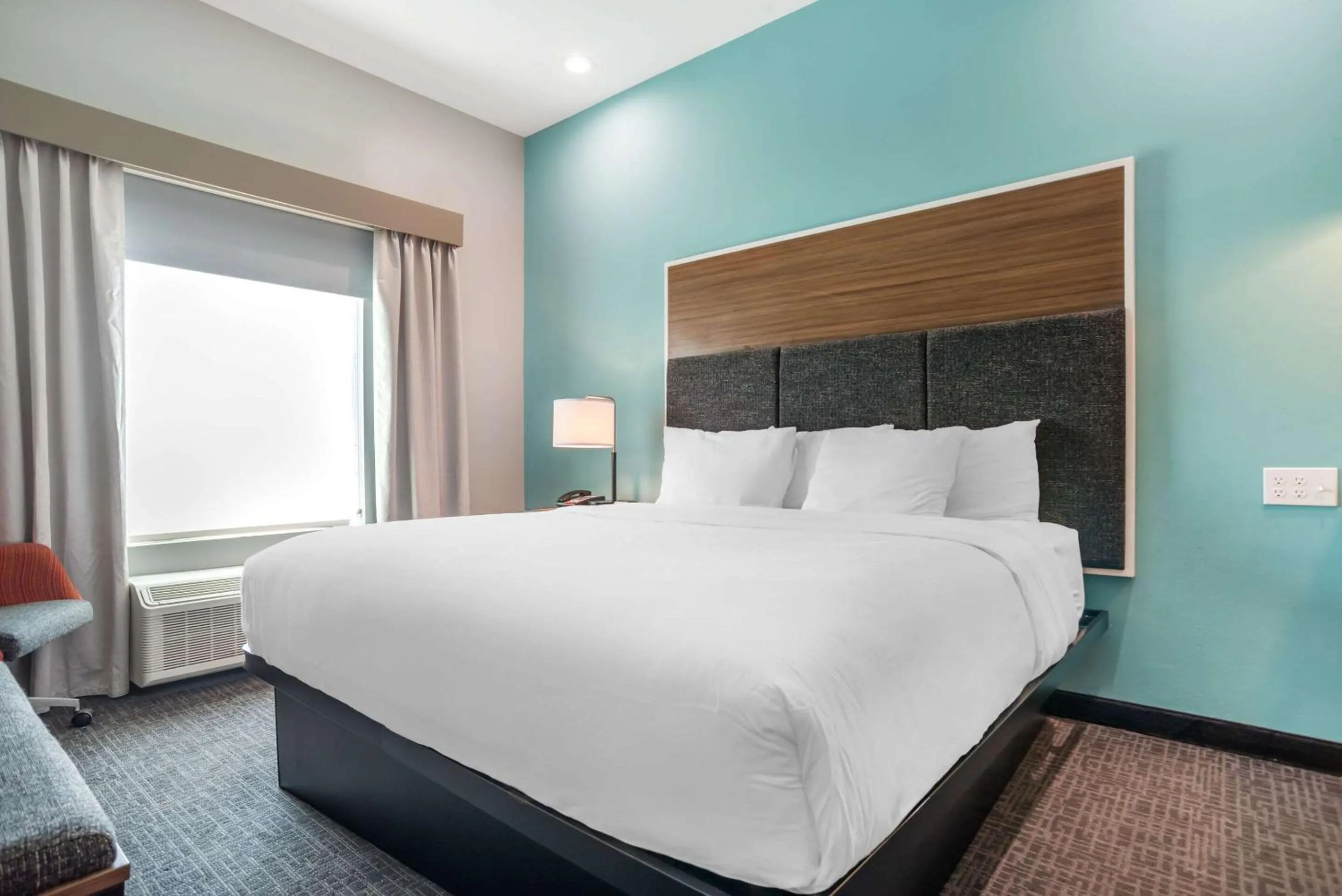 Bedroom, Bed in Comfort Inn Miramar Beach-Destin