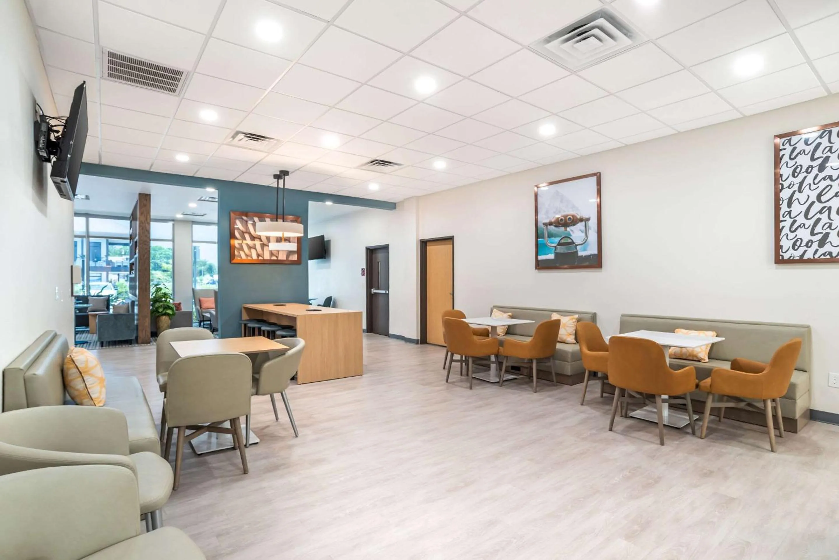 Breakfast in Comfort Inn Miramar Beach-Destin