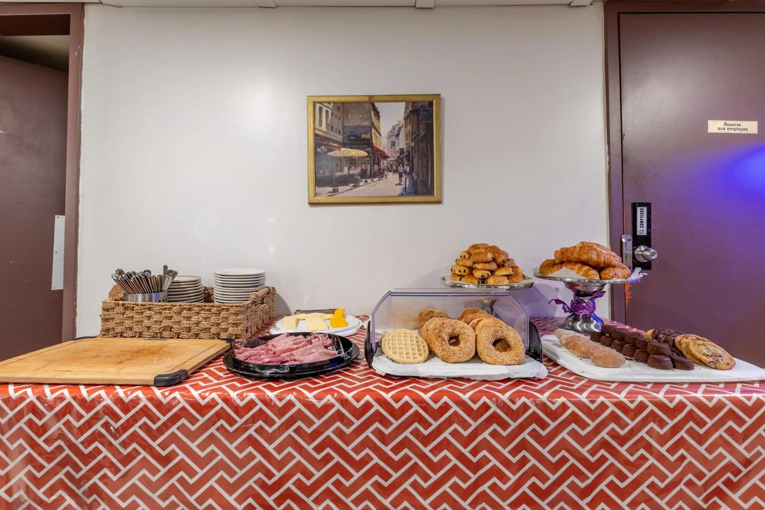 Breakfast in Hotel Auberge Manoir Ville Marie