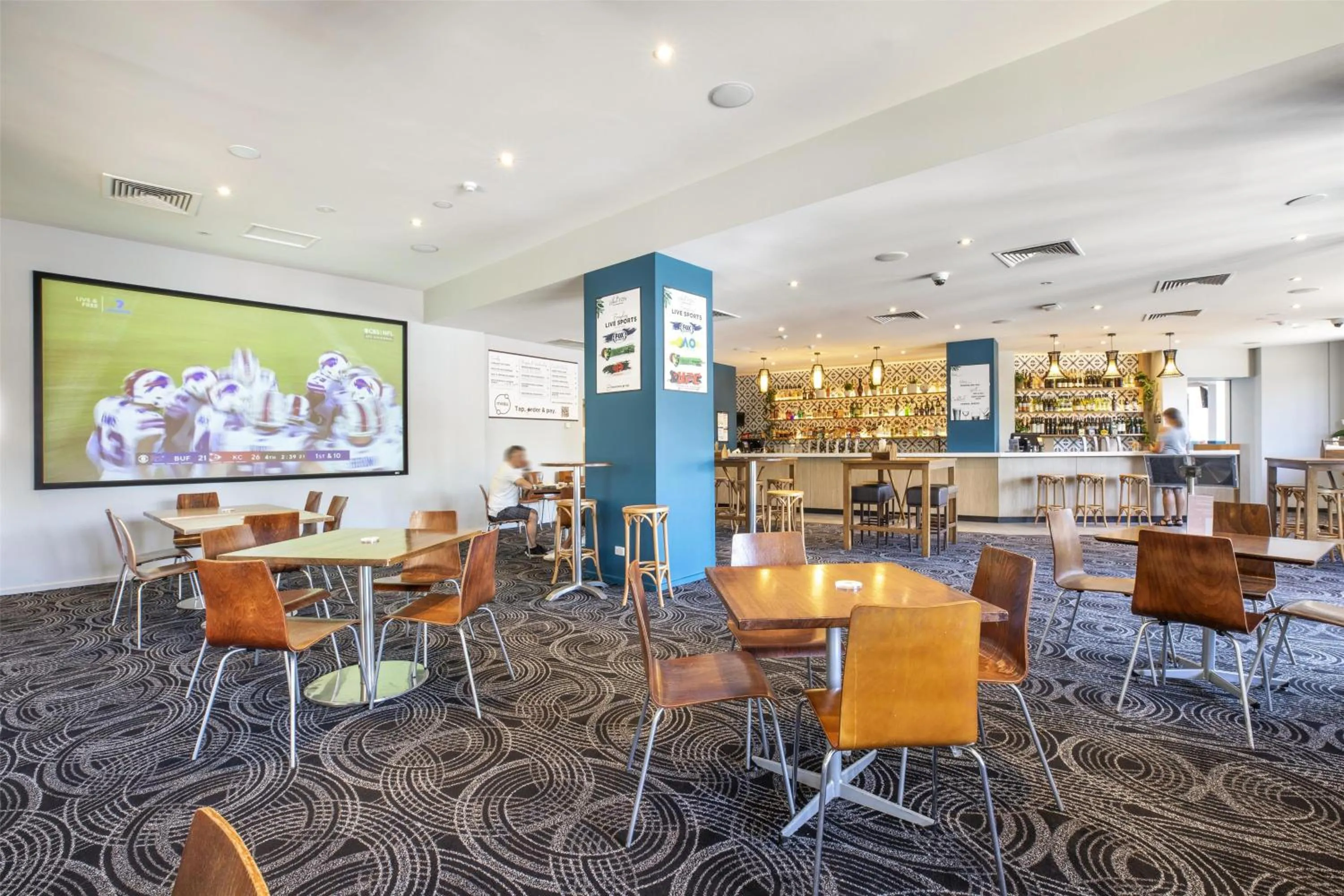 Food and drinks in Royal Hotel by Nightcap Social