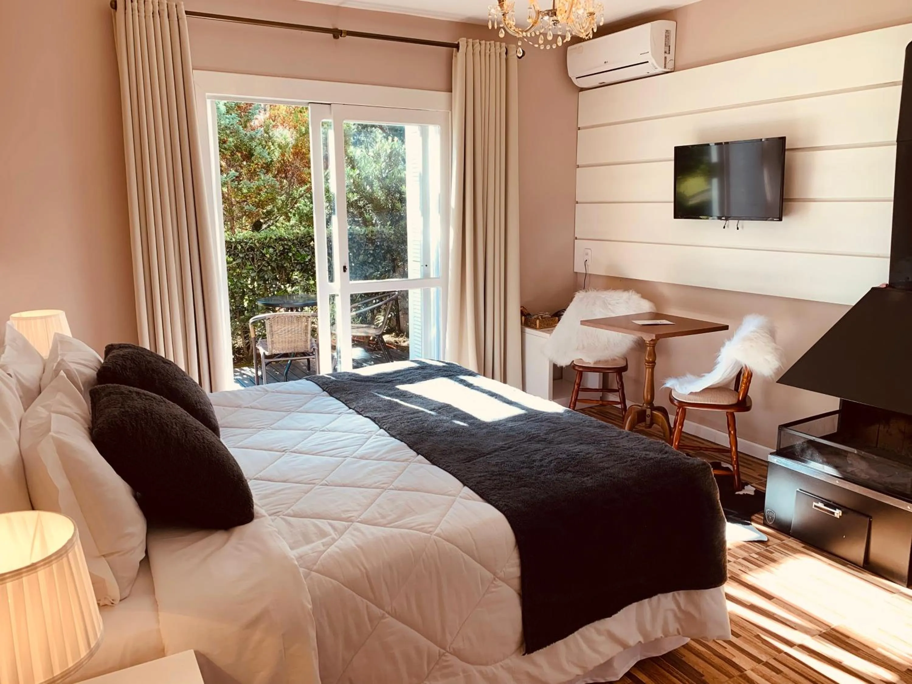 Photo of the whole room, Bed in Pousada Quinta do Vale