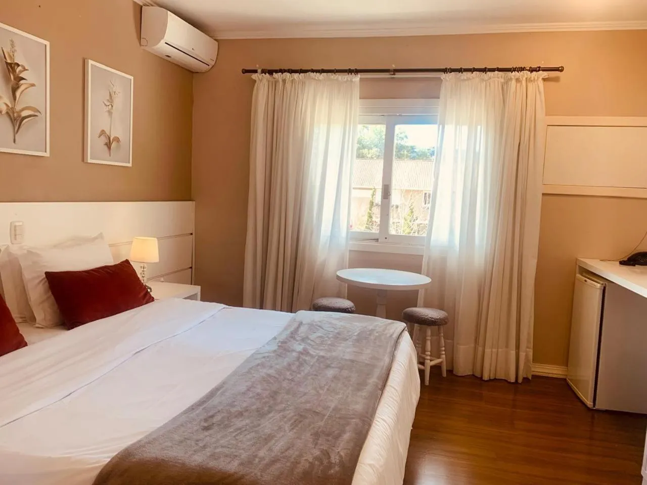 View (from property/room), Bed in Pousada Quinta do Vale