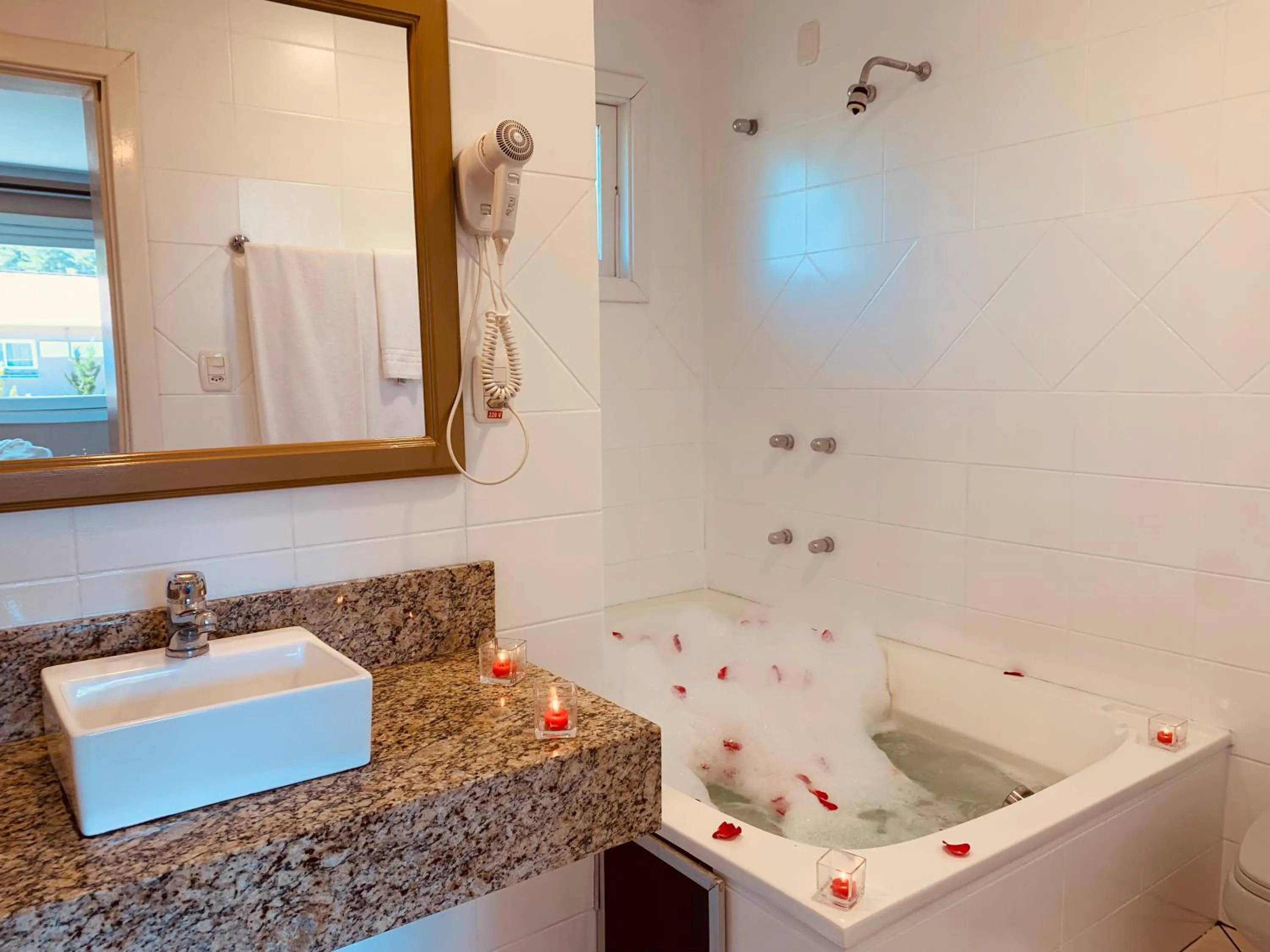 Hot Tub in Pousada Quinta do Vale